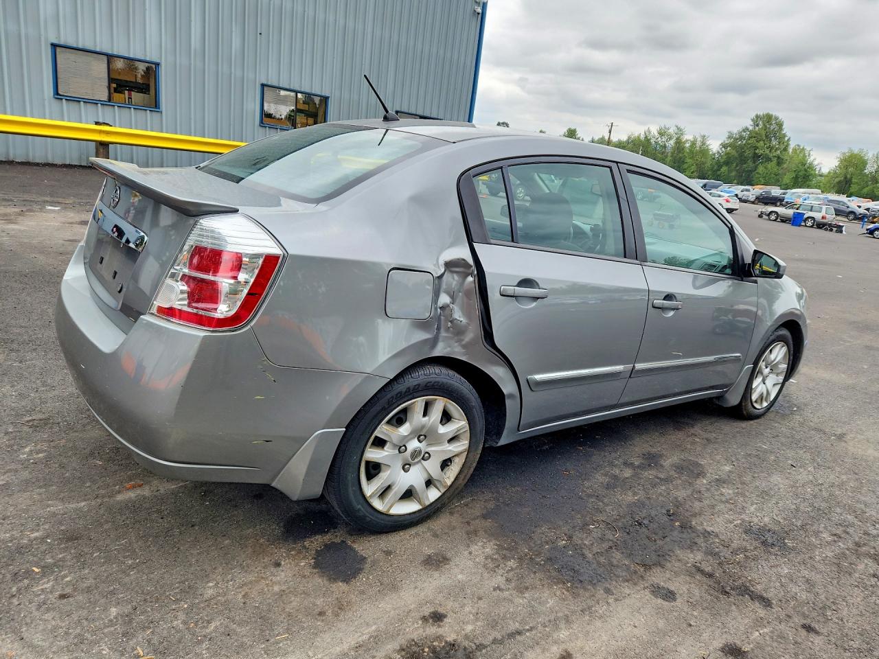 2011 Nissan Sentra 2.0 Серебряный vin: 3N1AB6AP0BL638741
