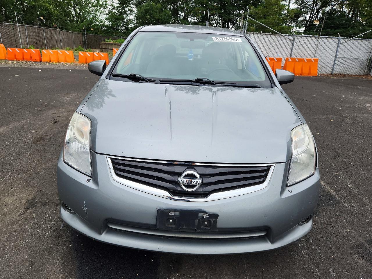 2011 Nissan Sentra 2.0 Серебряный vin: 3N1AB6AP0BL638741