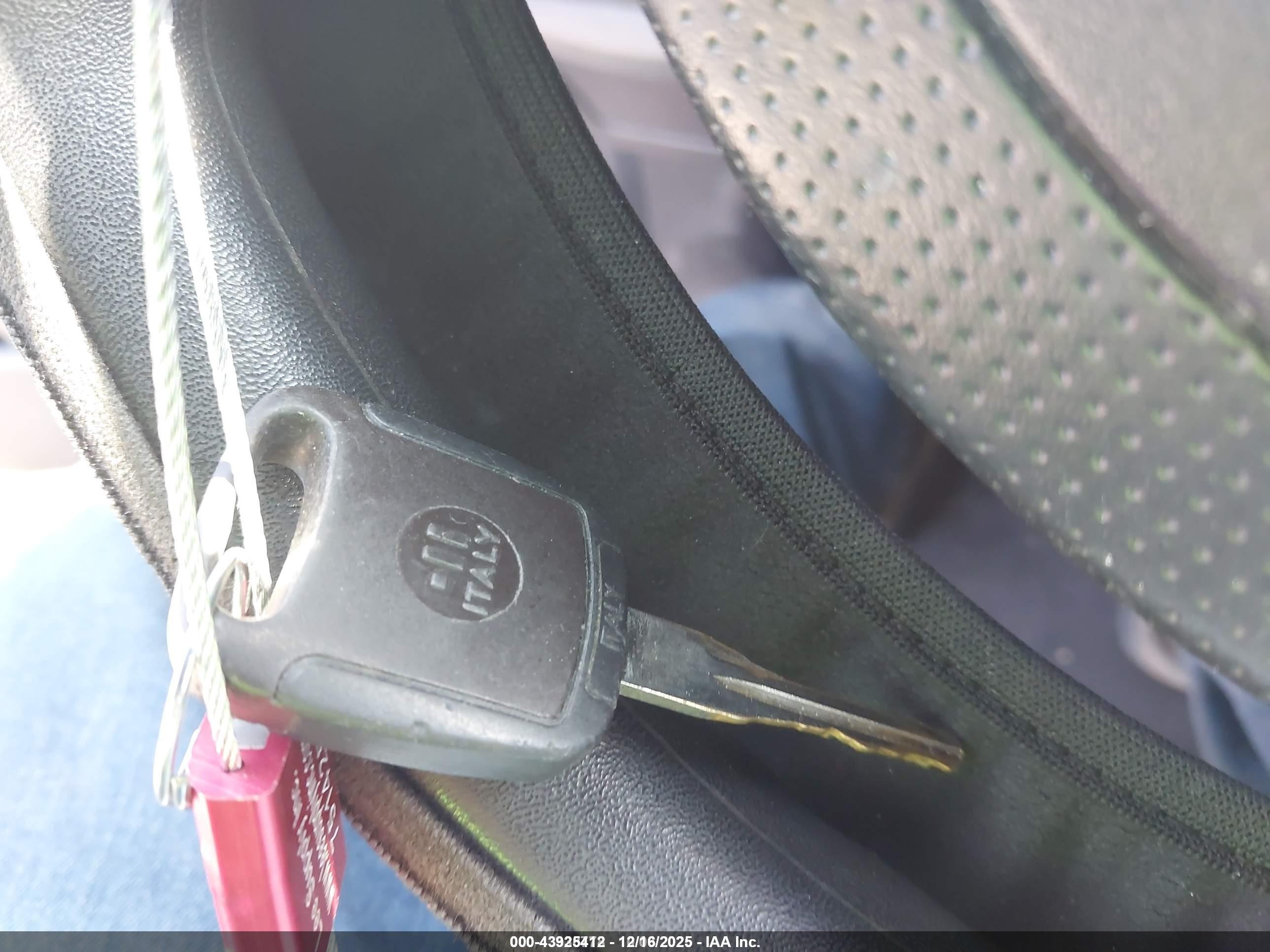 2012 Nissan Sentra 2.0 Red vin: 3N1AB6AP0CL621696