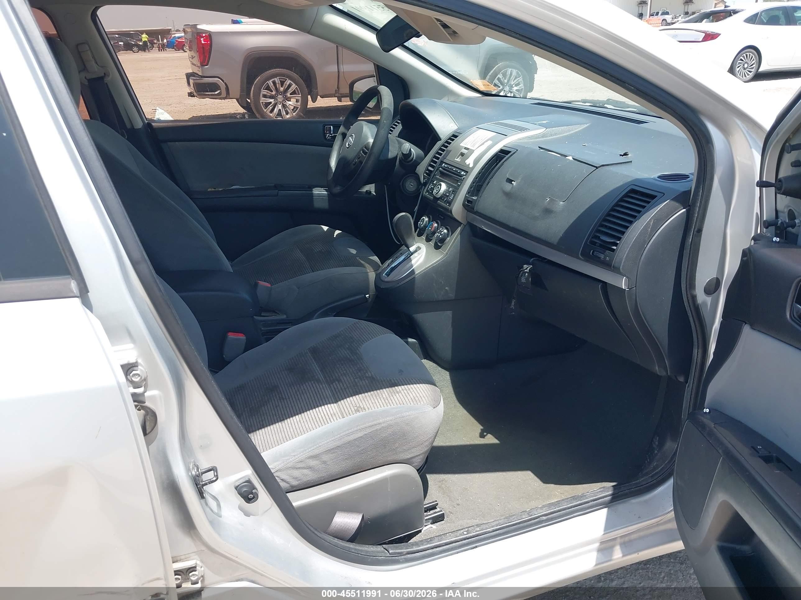 2012 Nissan Sentra 2.0 S Серебряный vin: 3N1AB6AP0CL692025