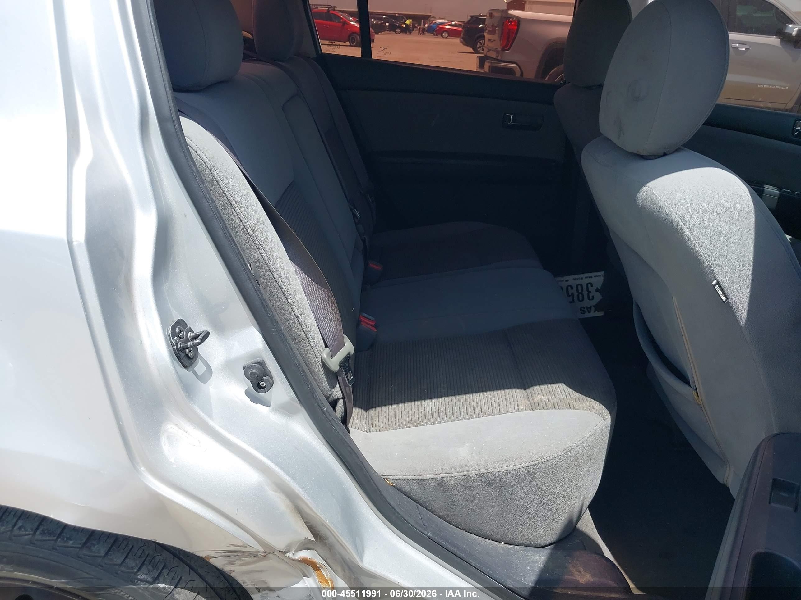 2012 Nissan Sentra 2.0 S Серебряный vin: 3N1AB6AP0CL692025
