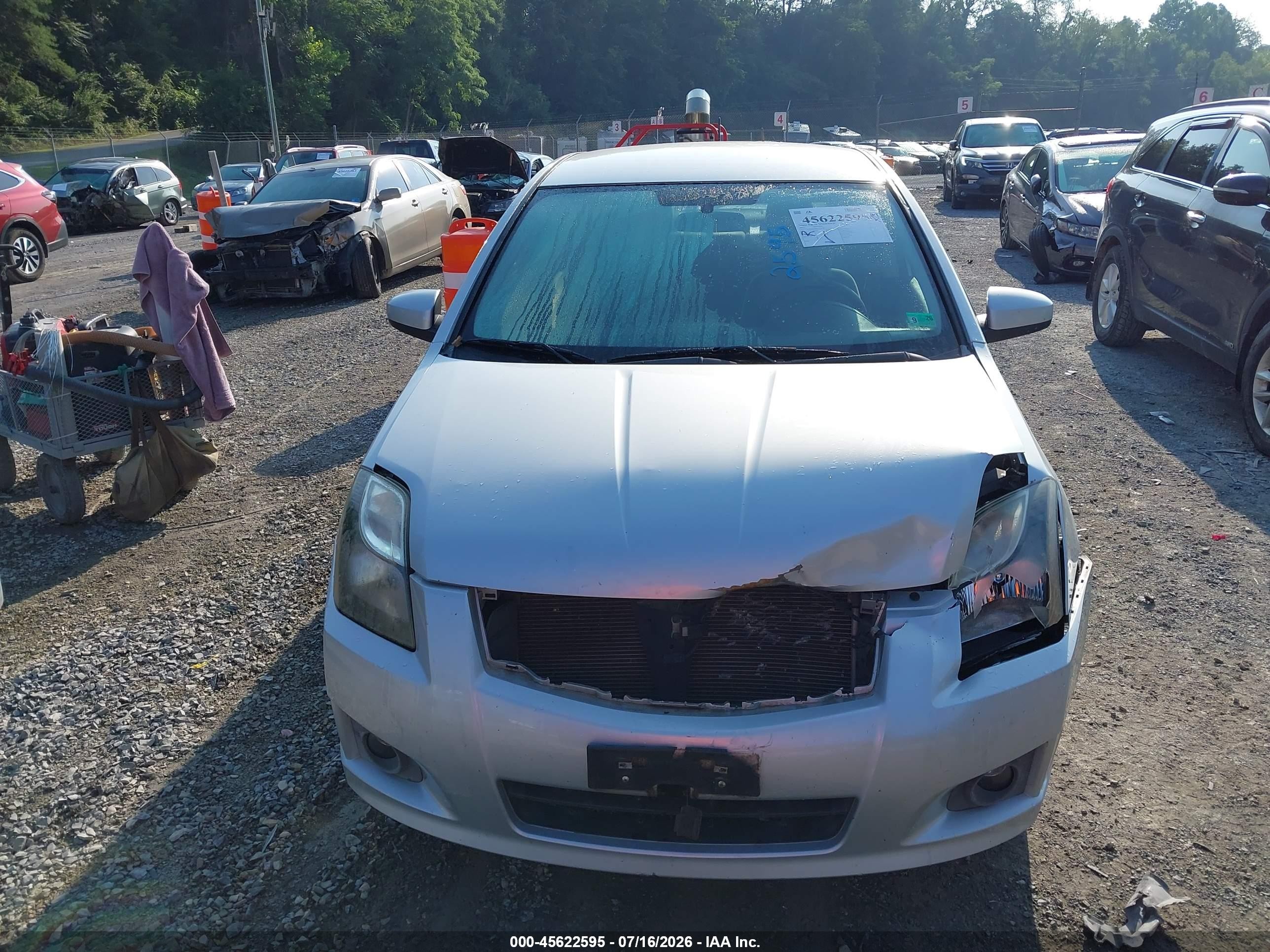 2012 Nissan Sentra 2.0 Sr Серебряный vin: 3N1AB6AP0CL710538