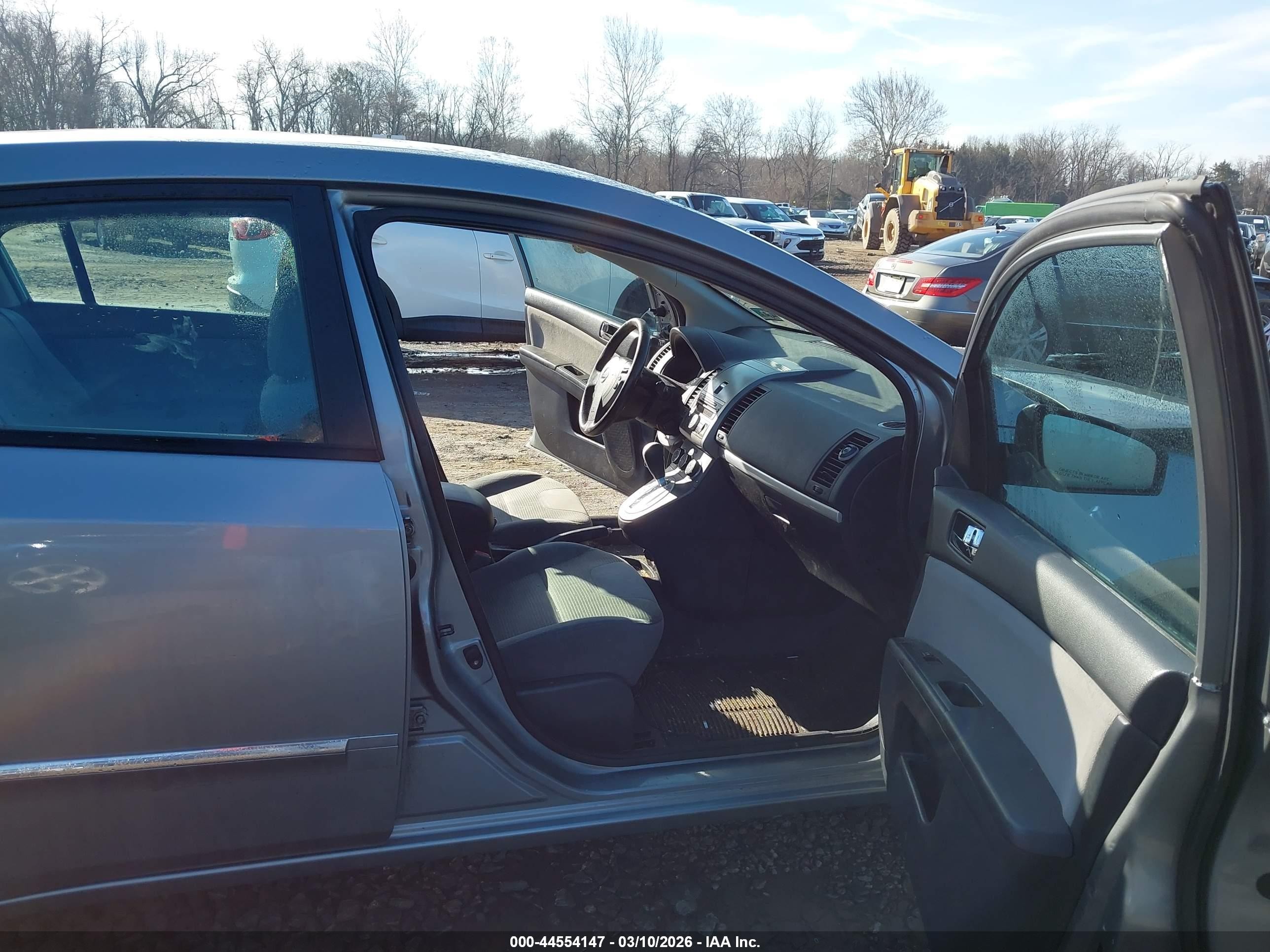 2012 Nissan Sentra 2.0 S Серебряный vin: 3N1AB6AP0CL761604