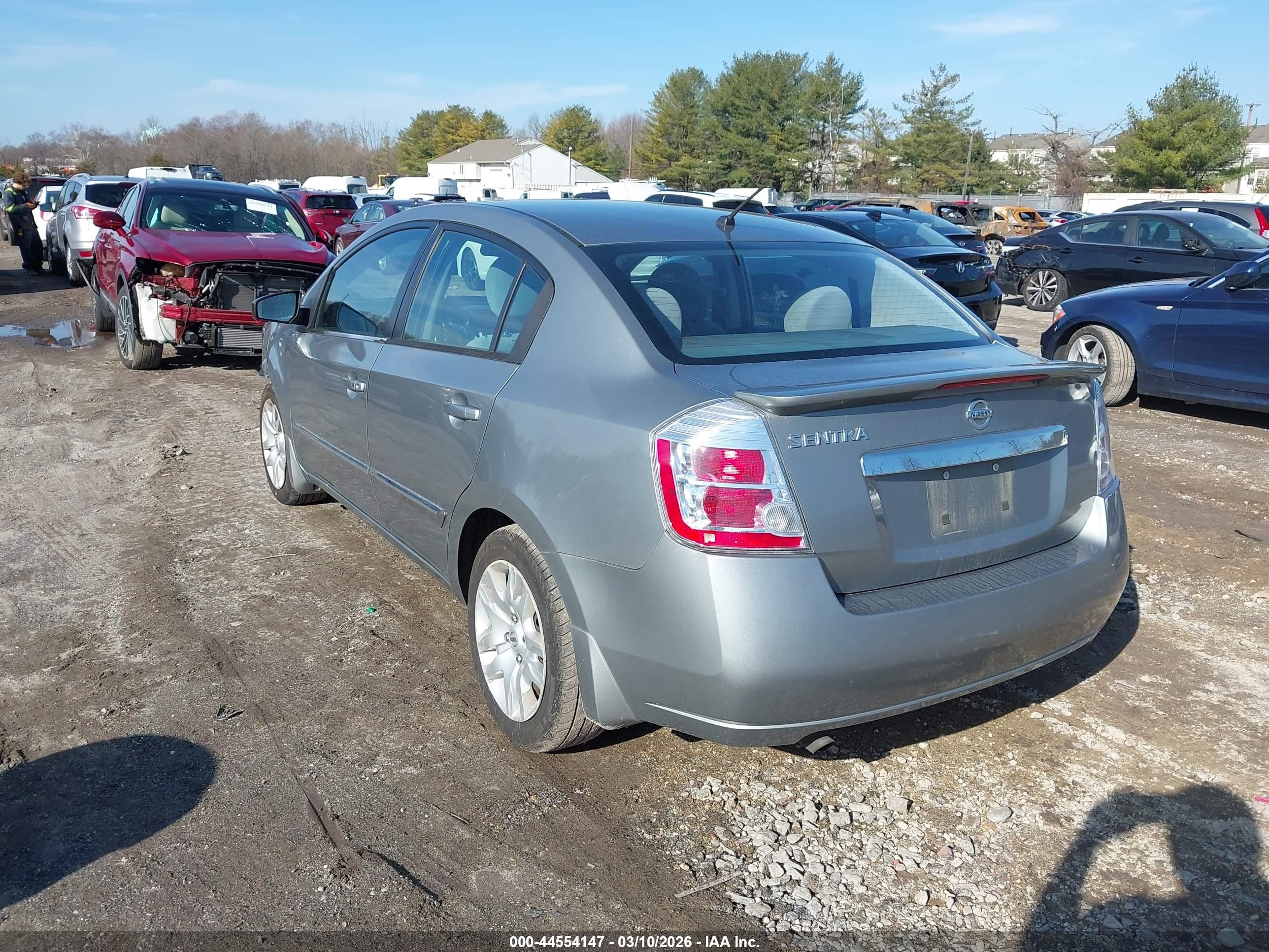 2012 Nissan Sentra 2.0 S Серебряный vin: 3N1AB6AP0CL761604