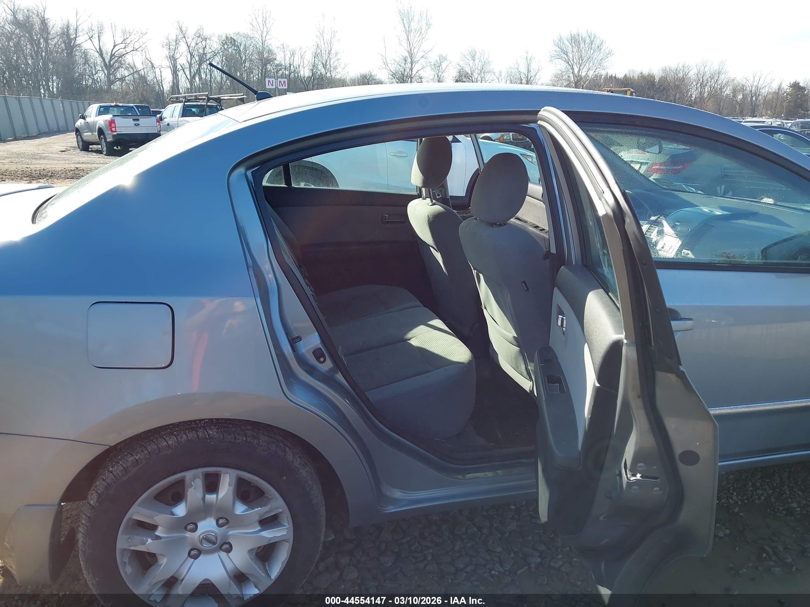 2012 Nissan Sentra 2.0 S Серебряный vin: 3N1AB6AP0CL761604