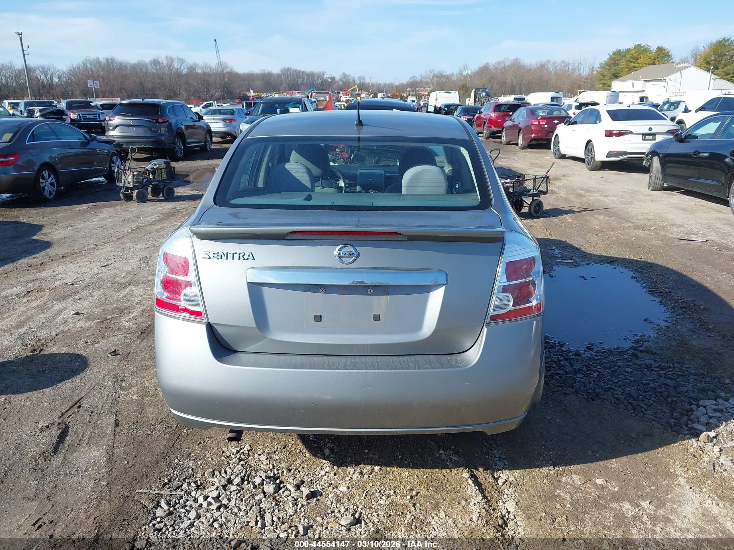 2012 Nissan Sentra 2.0 S Серебряный vin: 3N1AB6AP0CL761604