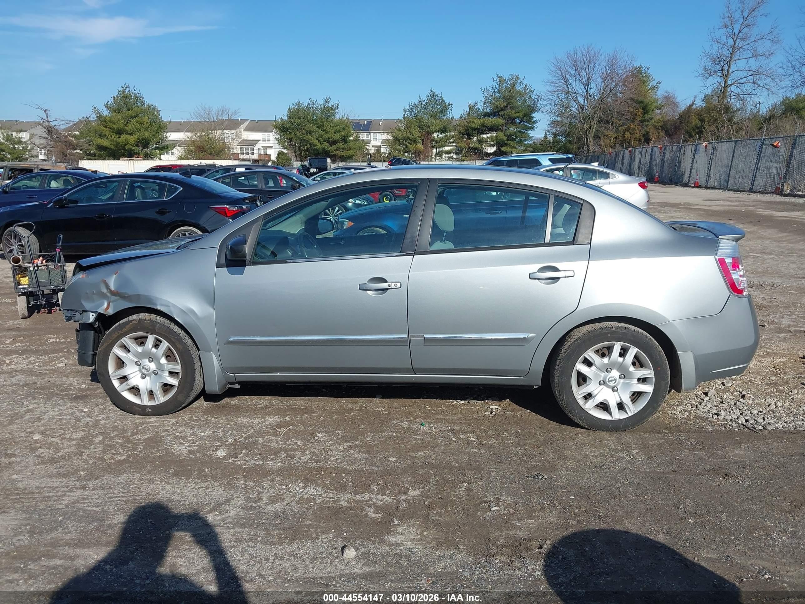 2012 Nissan Sentra 2.0 S Серебряный vin: 3N1AB6AP0CL761604