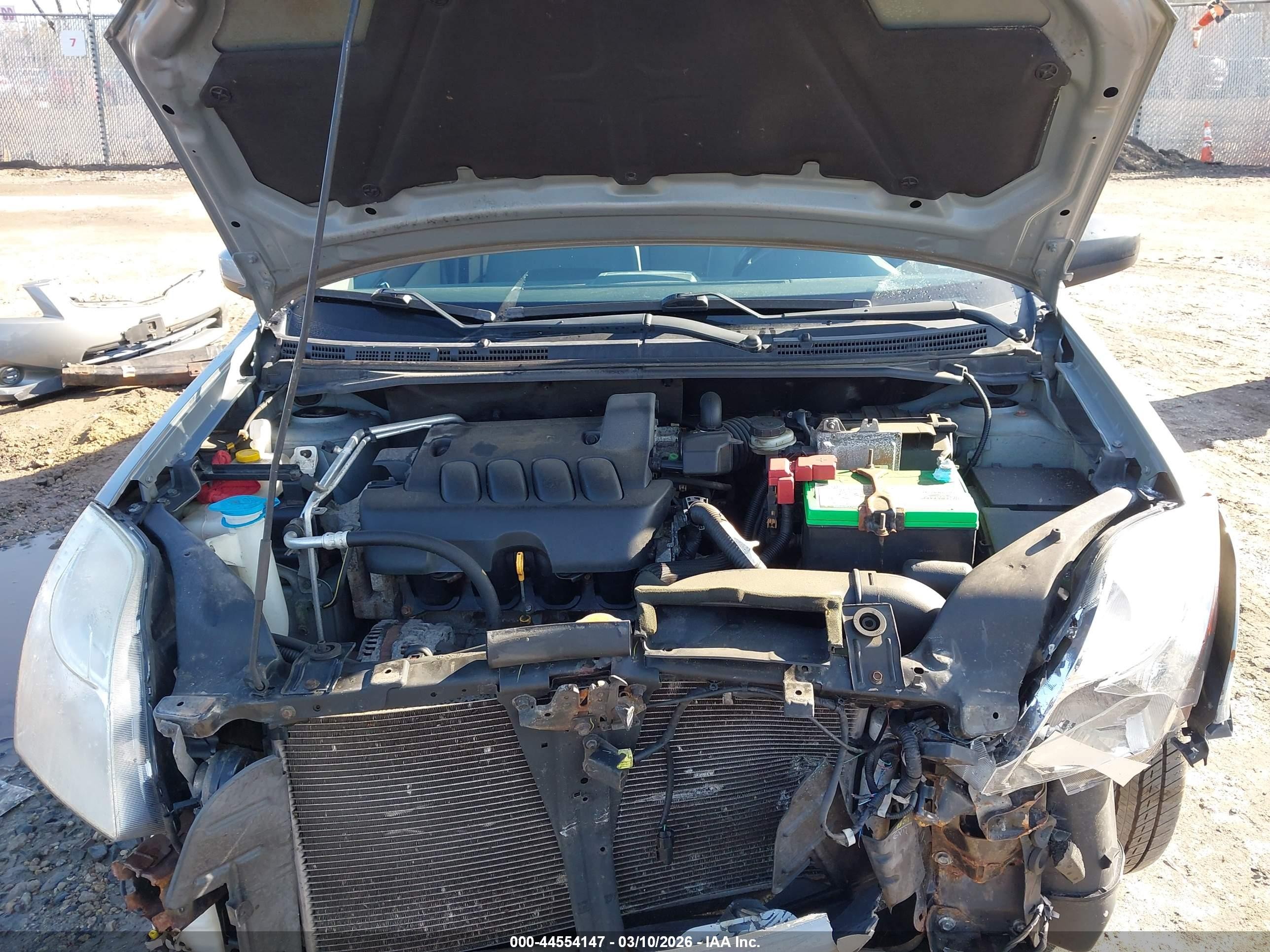 2012 Nissan Sentra 2.0 S Серебряный vin: 3N1AB6AP0CL761604