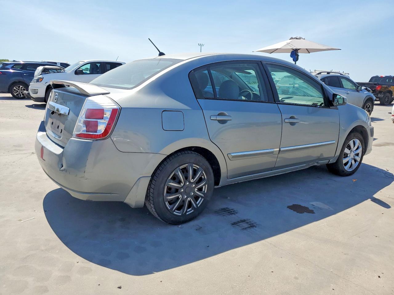 2010 Nissan Sentra 2.0 Silver vin: 3N1AB6AP1AL639122