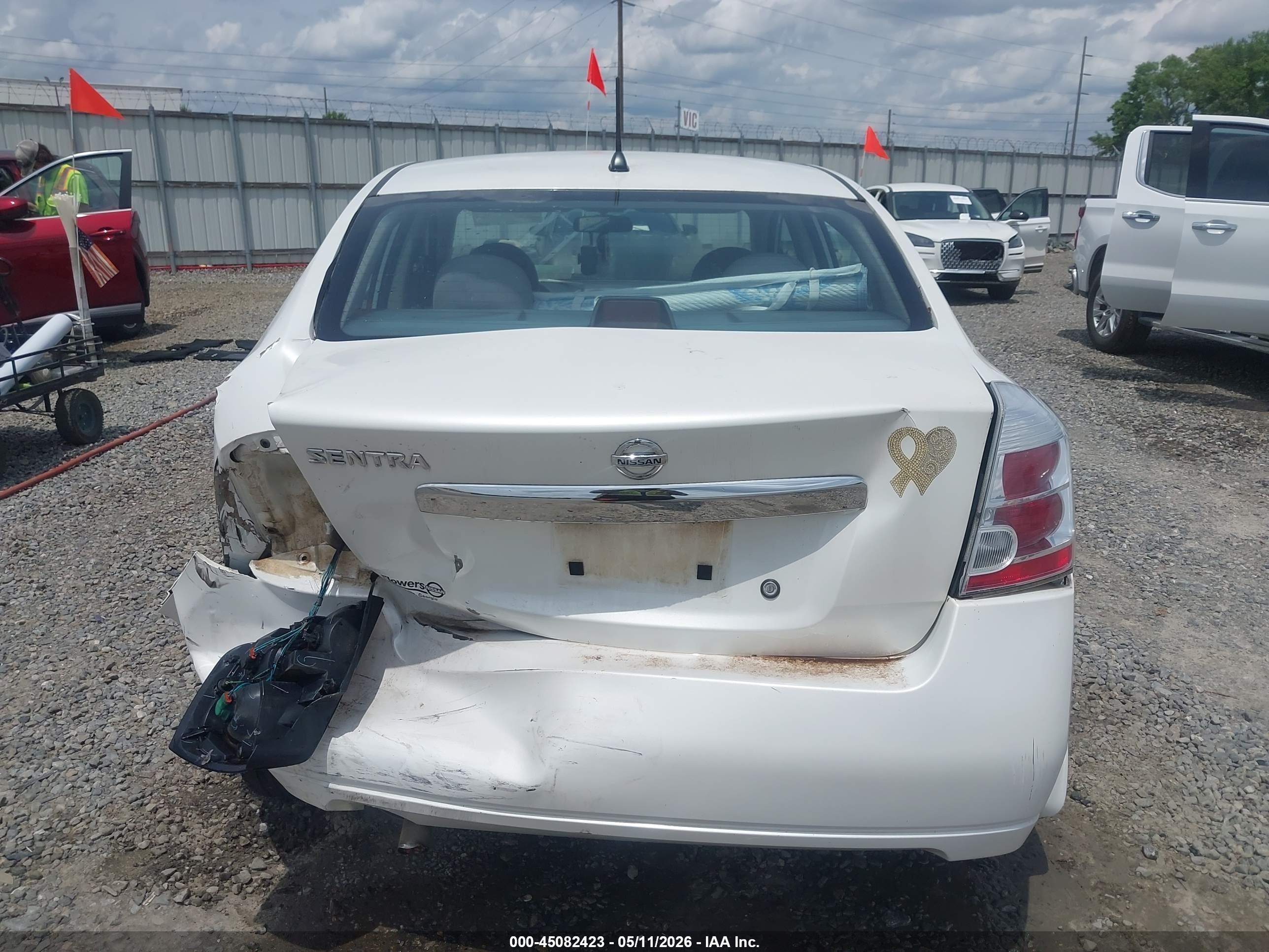 2010 Nissan Sentra 2.0s Белый vin: 3N1AB6AP1AL673707