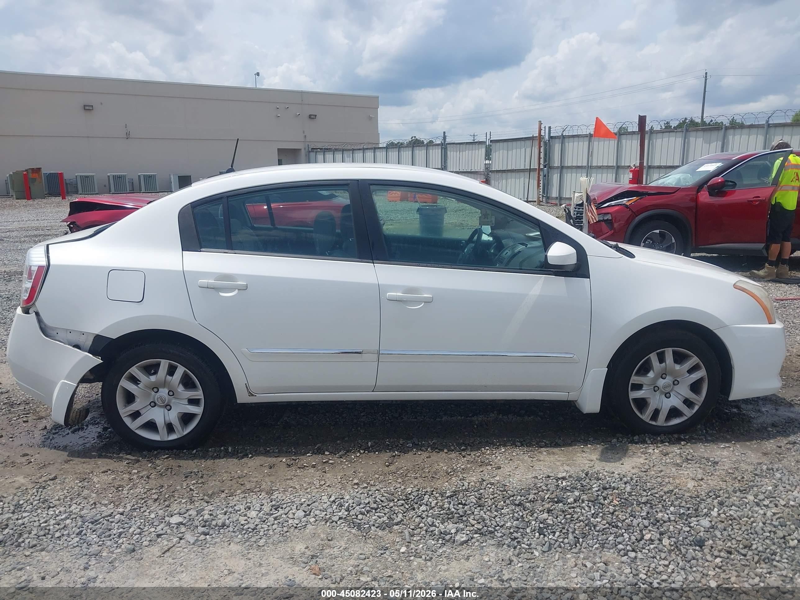 2010 Nissan Sentra 2.0s Белый vin: 3N1AB6AP1AL673707
