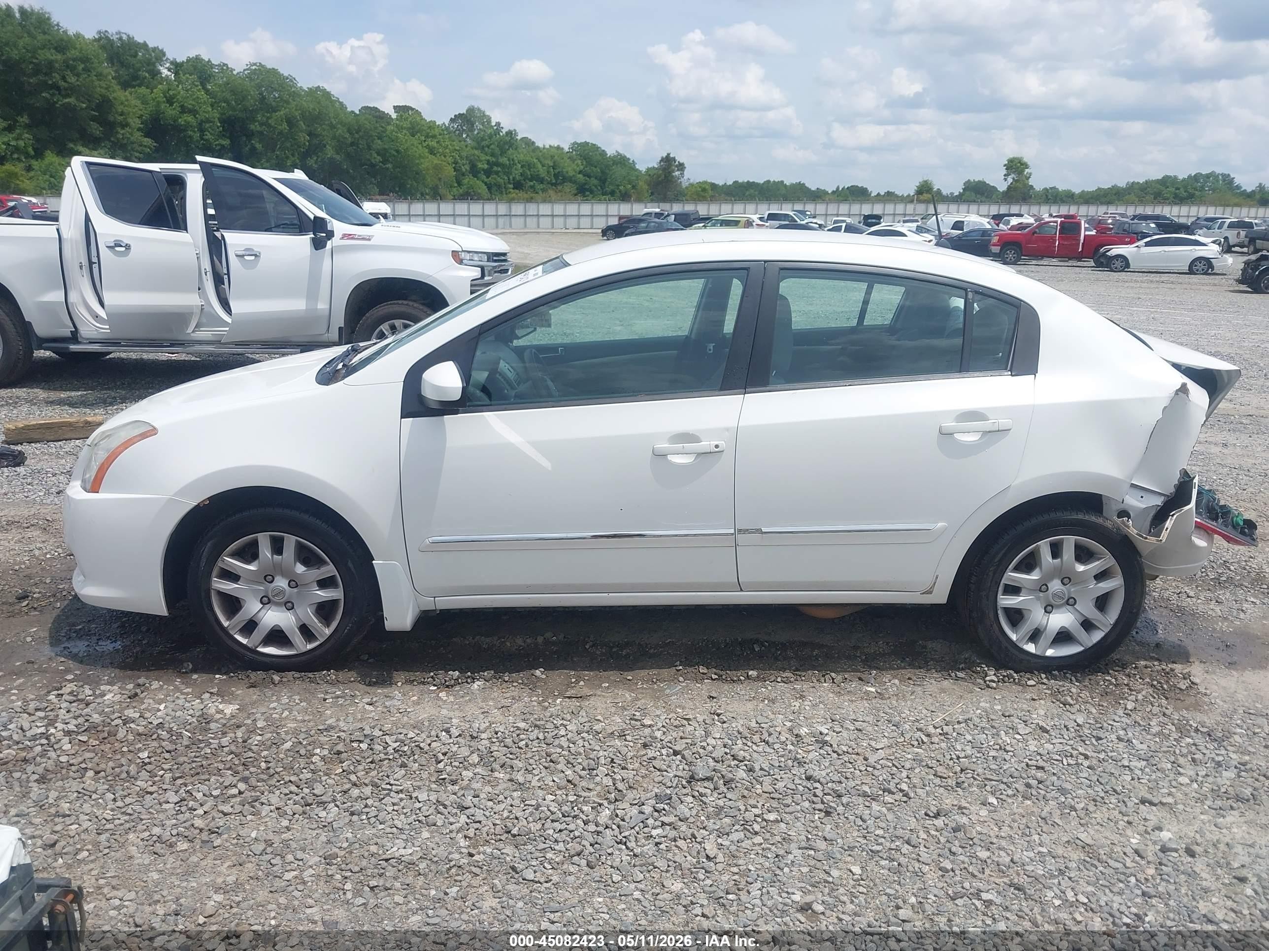2010 Nissan Sentra 2.0s Белый vin: 3N1AB6AP1AL673707