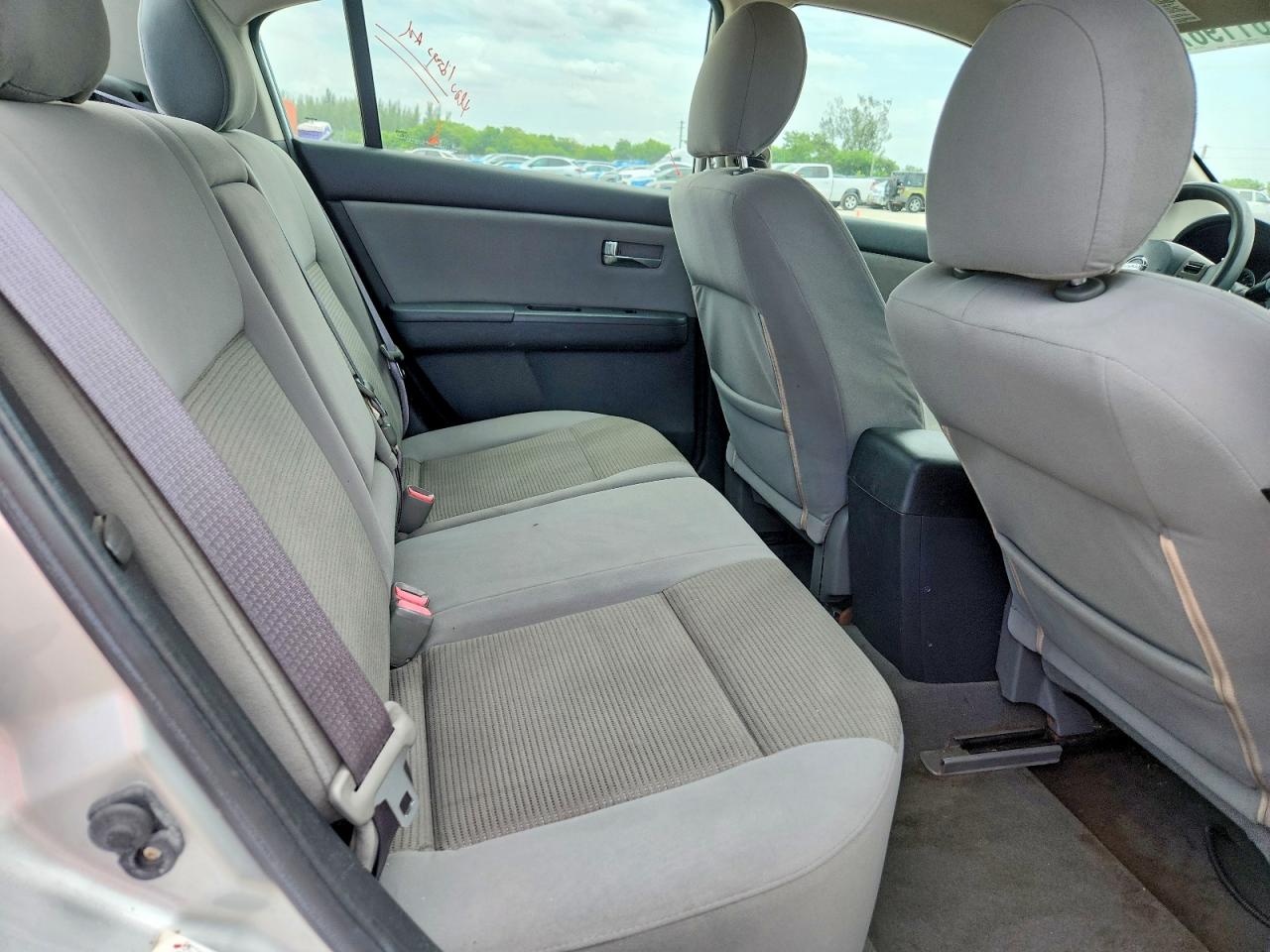 2010 Nissan Sentra 2.0 Silver vin: 3N1AB6AP1AL674467