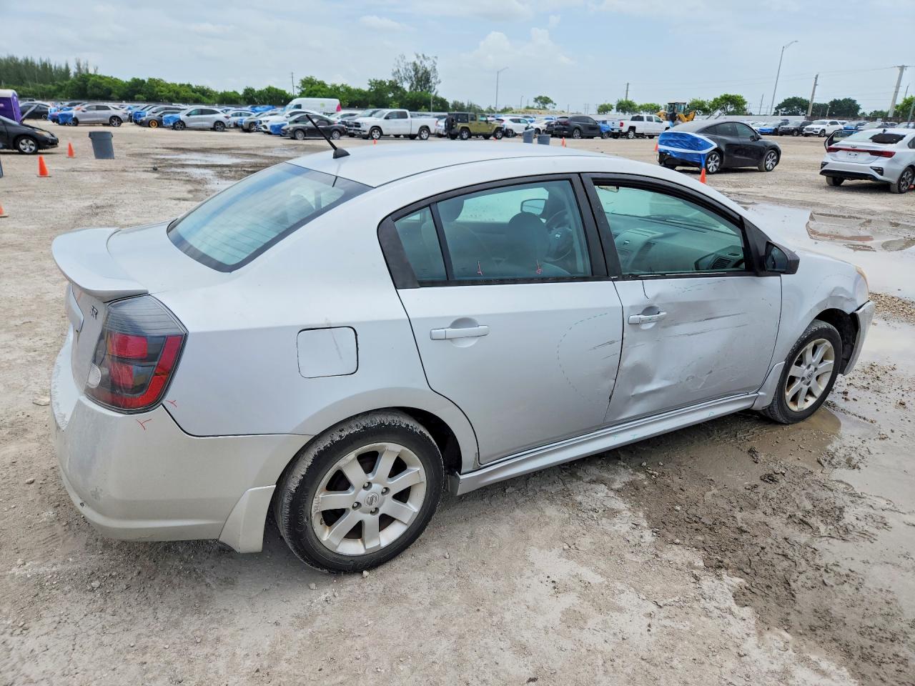 2010 Nissan Sentra 2.0 Silver vin: 3N1AB6AP1AL674467