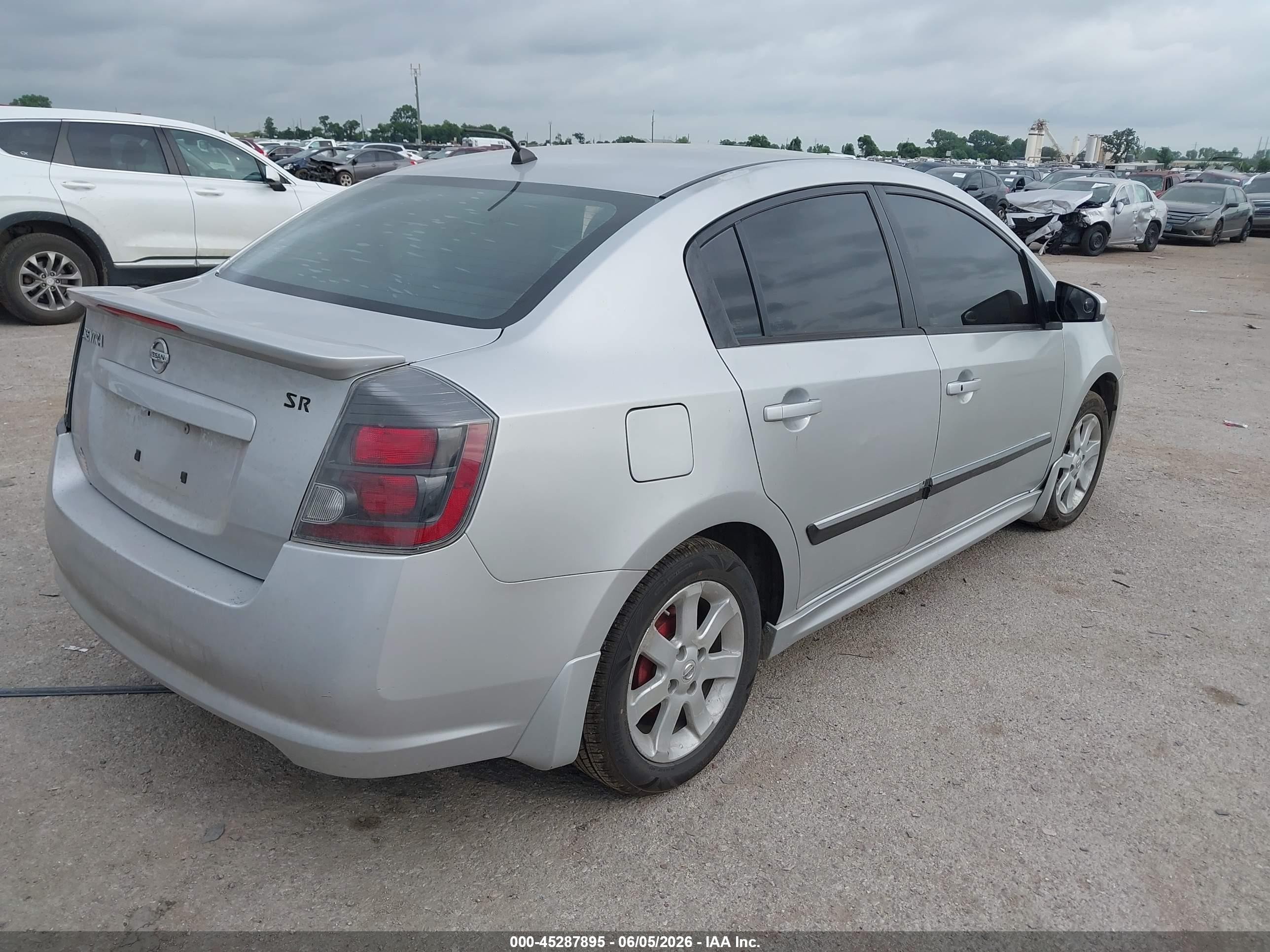 2011 Nissan Sentra 2.0sr Серебряный vin: 3N1AB6AP1BL656603