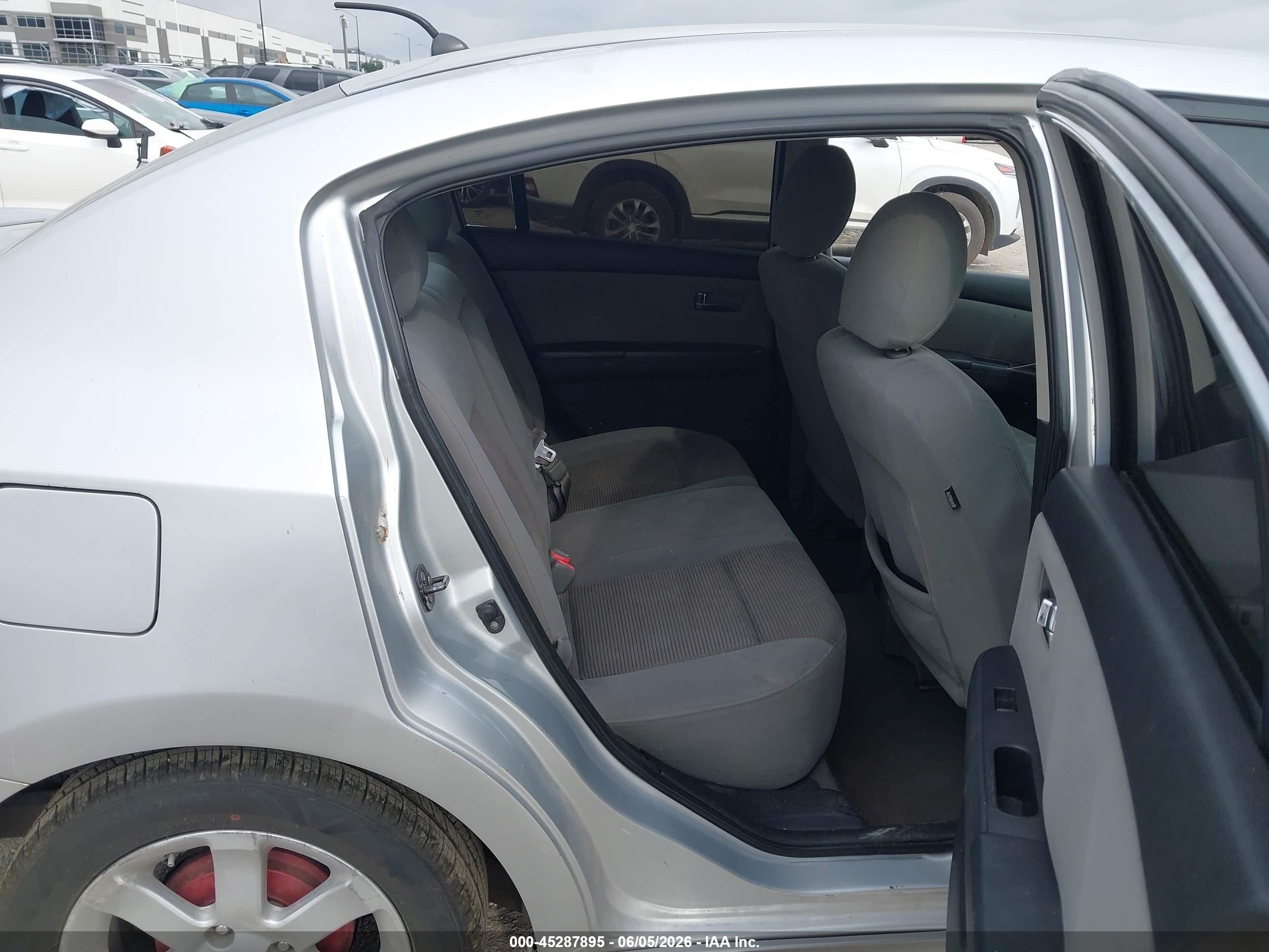 2011 Nissan Sentra 2.0sr Серебряный vin: 3N1AB6AP1BL656603