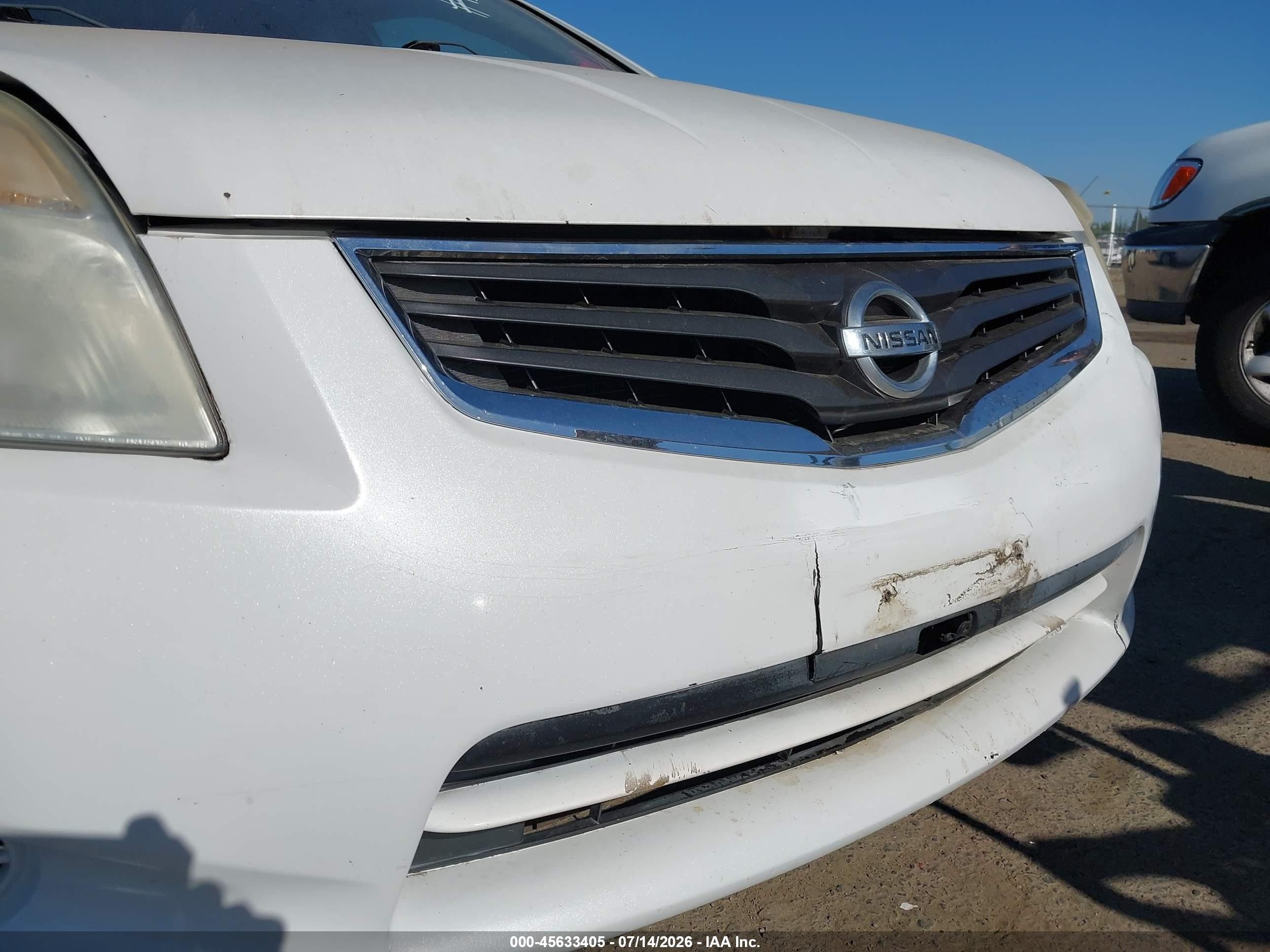 2011 Nissan Sentra 2.0 Белый vin: 3N1AB6AP1BL665561