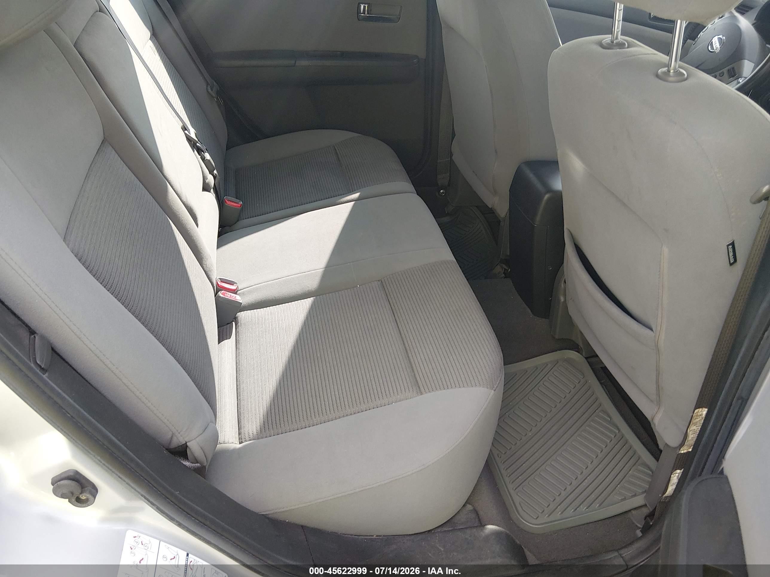 2011 Nissan Sentra 2.0s Silver vin: 3N1AB6AP1BL703127