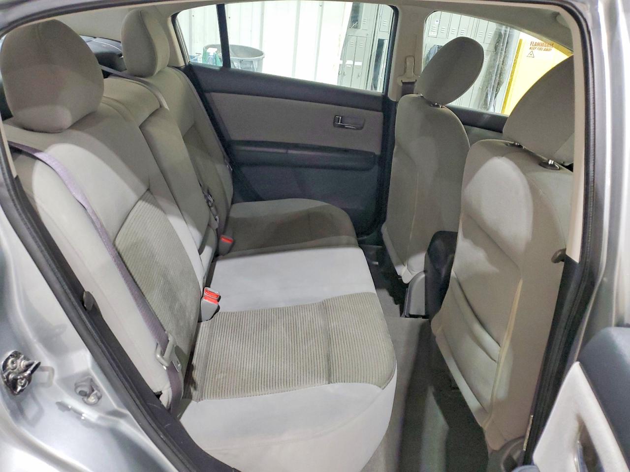 2012 Nissan Sentra 2.0 Серебряный vin: 3N1AB6AP1CL678294