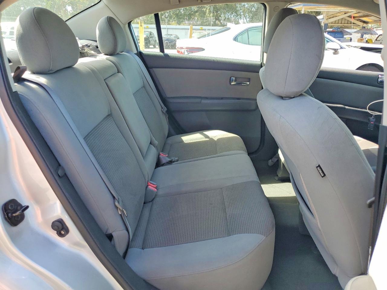 2012 Nissan Sentra 2.0 Серебряный vin: 3N1AB6AP1CL758632