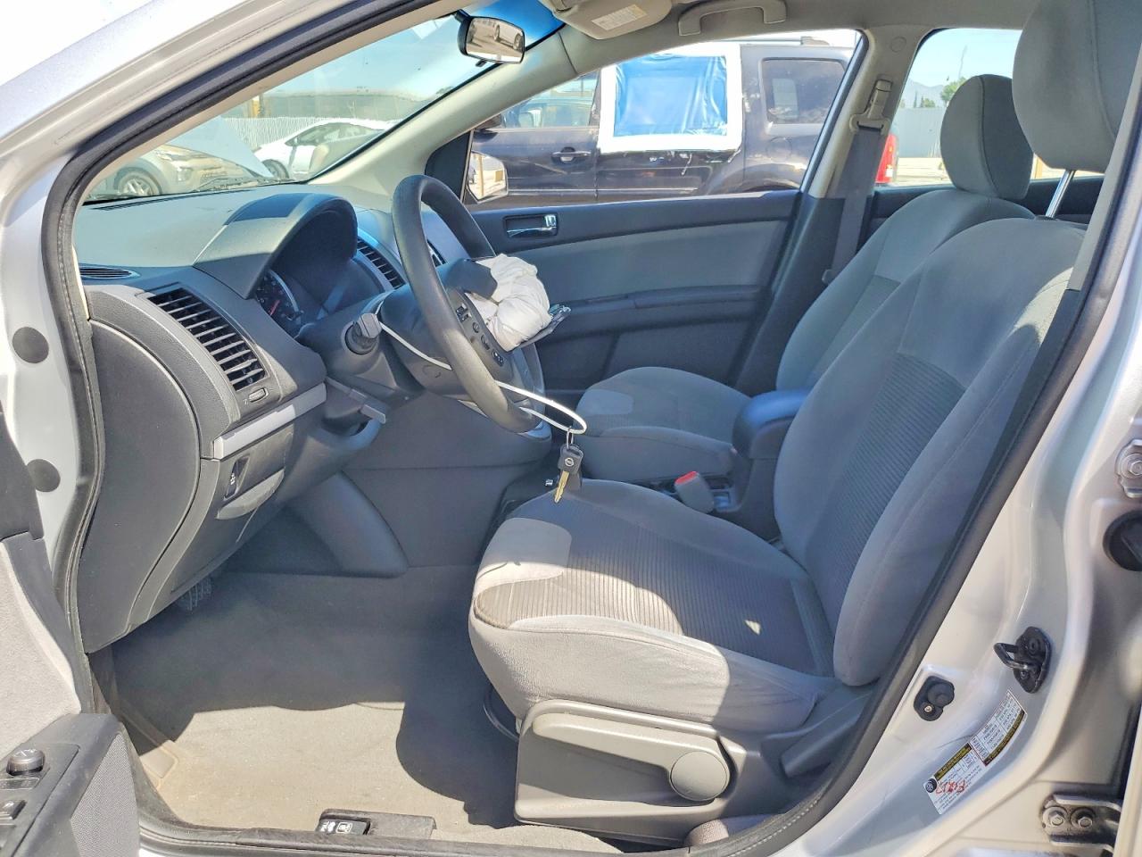 2012 Nissan Sentra 2.0 Серебряный vin: 3N1AB6AP1CL758632