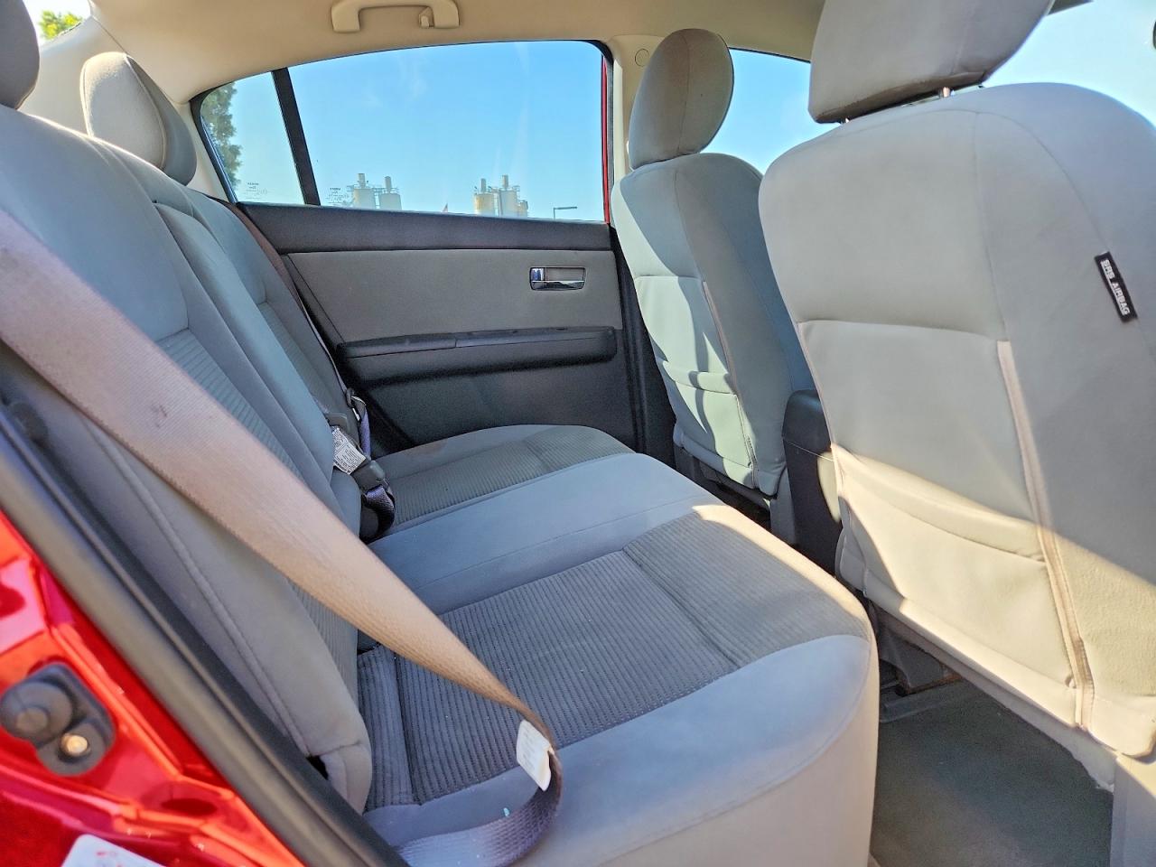 2010 Nissan Sentra 2.0 Red vin: 3N1AB6AP2AL659184