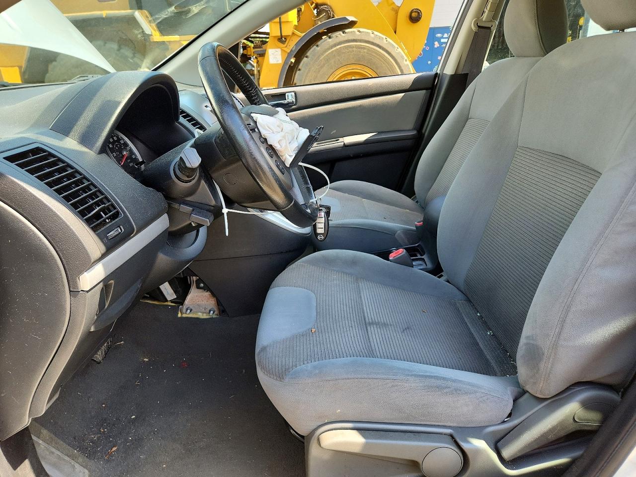 2010 Nissan Sentra Silver vin: 3N1AB6AP2AL711977