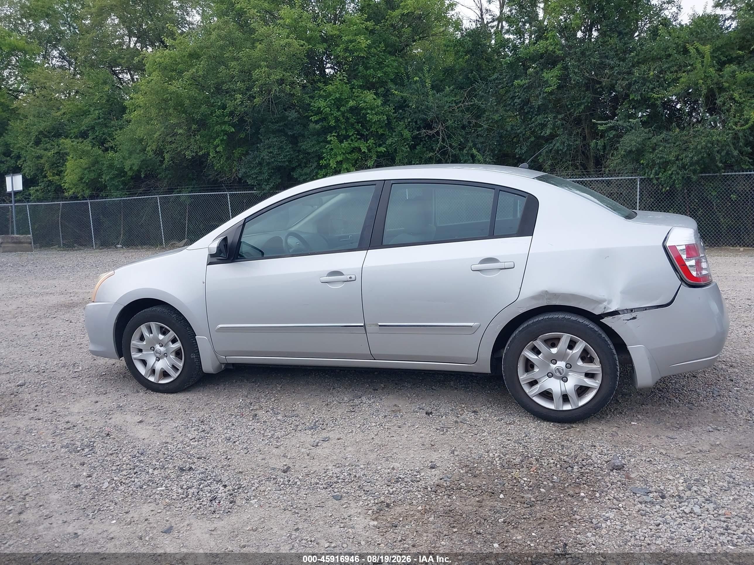 2010 Nissan Sentra 2.0s Silver vin: 3N1AB6AP2AL715642