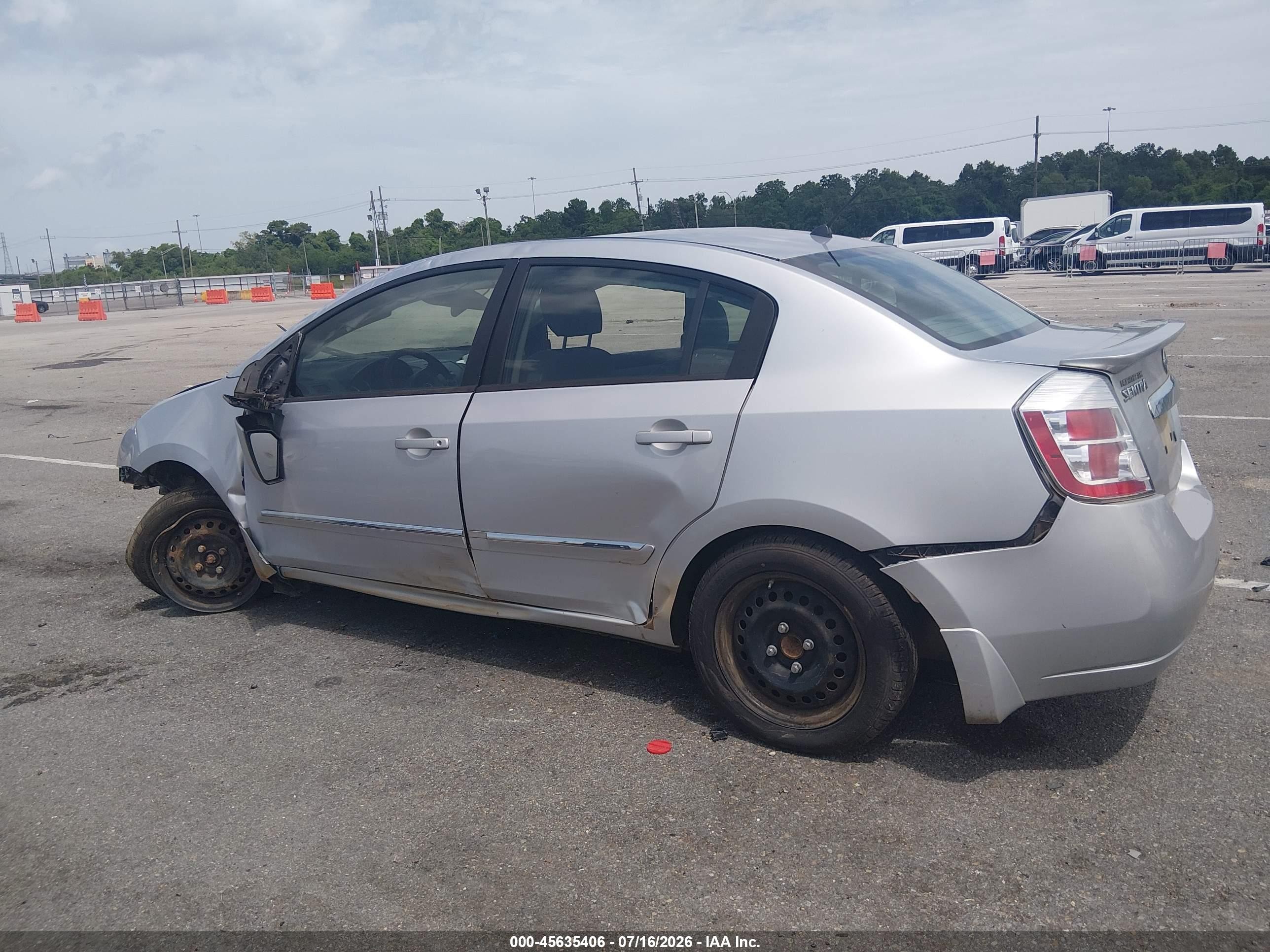 2011 Nissan Sentra 2.0s Серебряный vin: 3N1AB6AP2BL643326