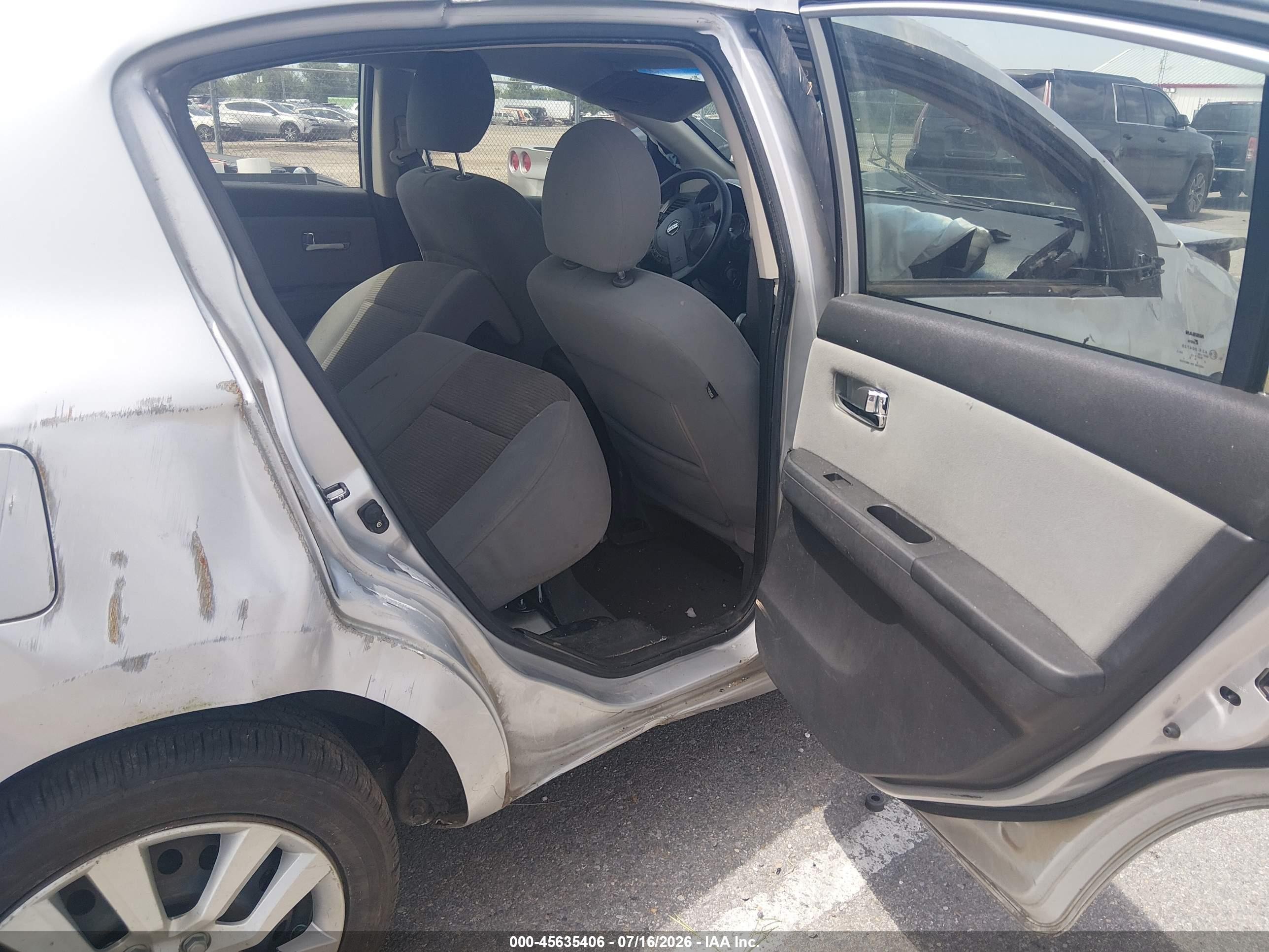 2011 Nissan Sentra 2.0s Серебряный vin: 3N1AB6AP2BL643326