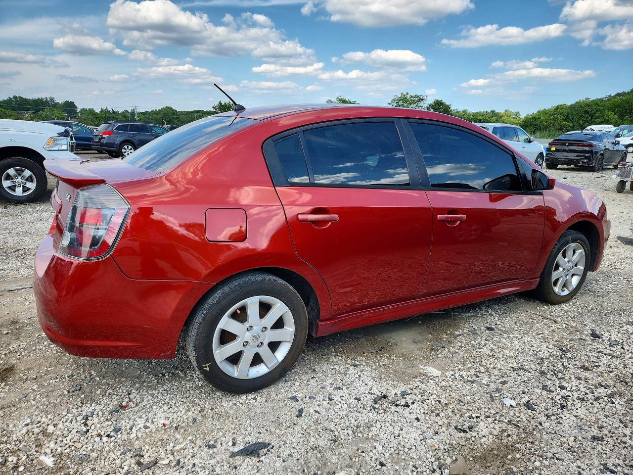 2011 Nissan Sentra 2.0 Red vin: 3N1AB6AP2BL651992