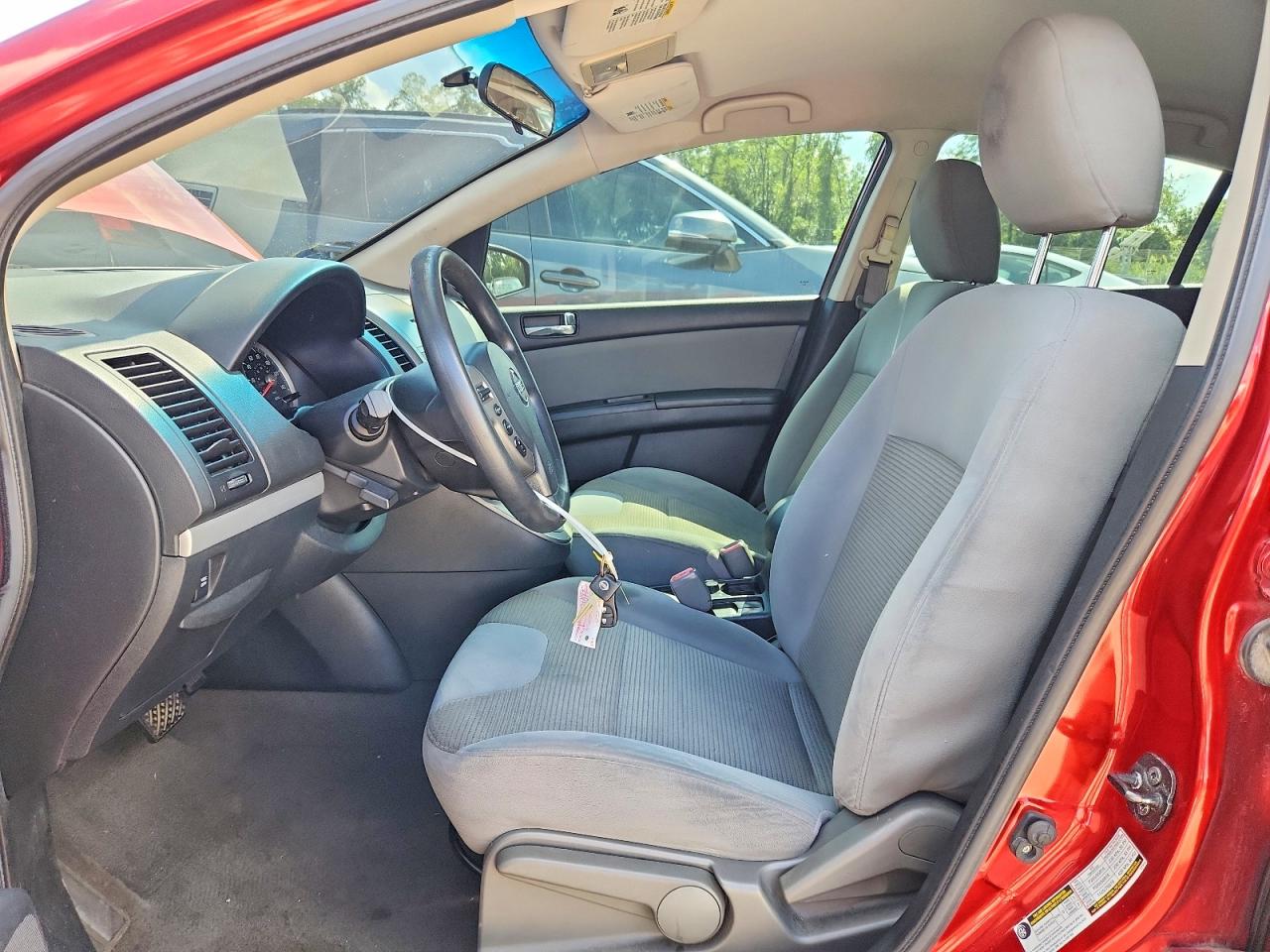2011 Nissan Sentra 2.0 Red vin: 3N1AB6AP2BL651992