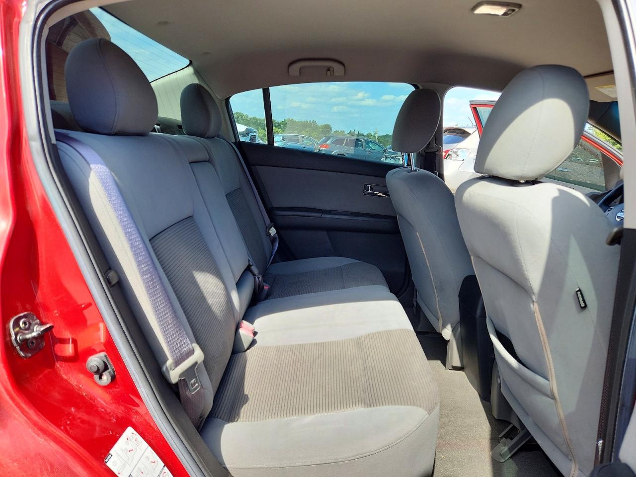 2011 Nissan Sentra 2.0 Red vin: 3N1AB6AP2BL651992
