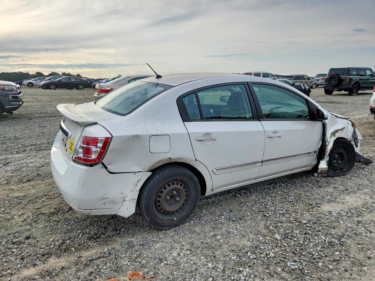 2011 Nissan Sentra 2.0 Белый vin: 3N1AB6AP2BL656223