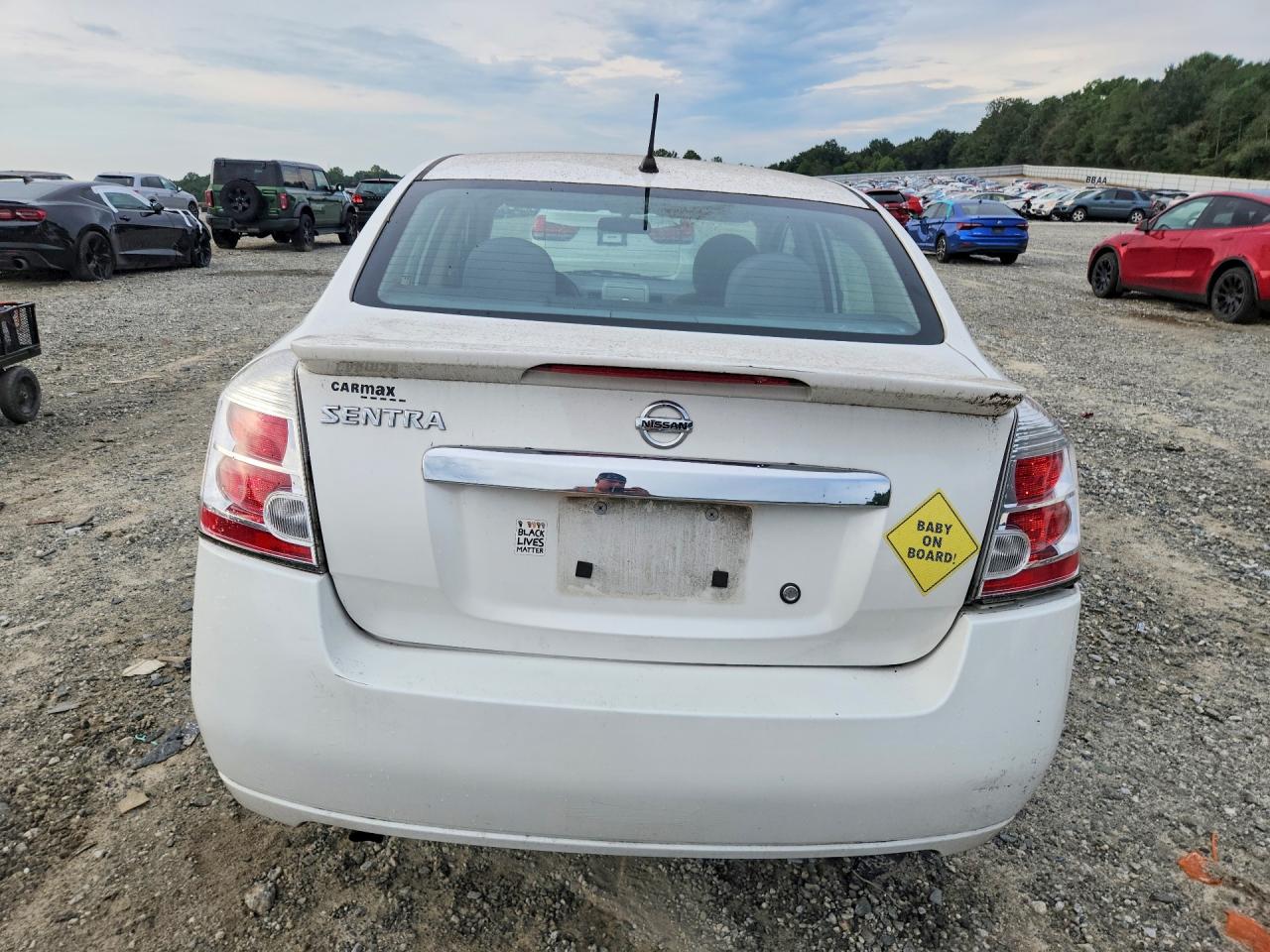 2011 Nissan Sentra 2.0 Белый vin: 3N1AB6AP2BL656223