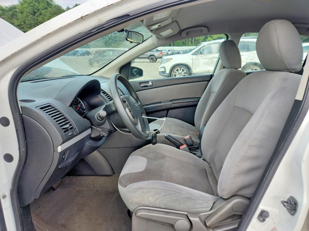 2011 Nissan Sentra 2.0 Белый vin: 3N1AB6AP2BL656223