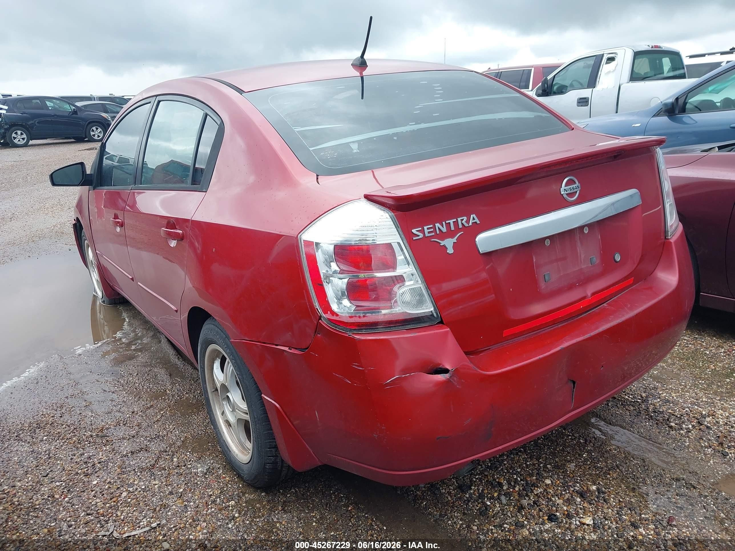 2011 Nissan Sentra 2.0 Red vin: 3N1AB6AP2BL656528