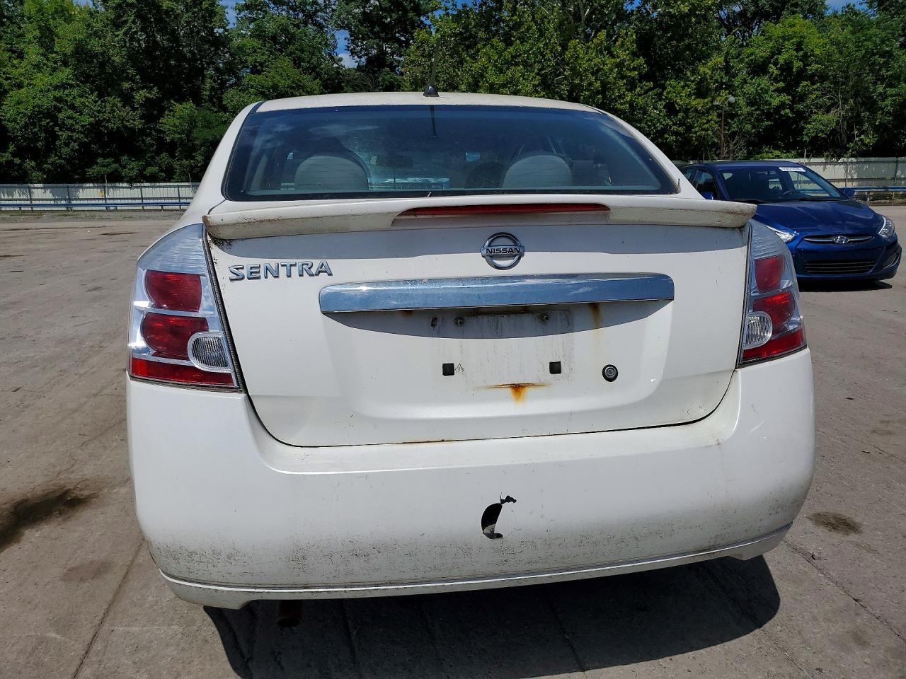 2011 Nissan Sentra 2.0 Белый vin: 3N1AB6AP2BL664239