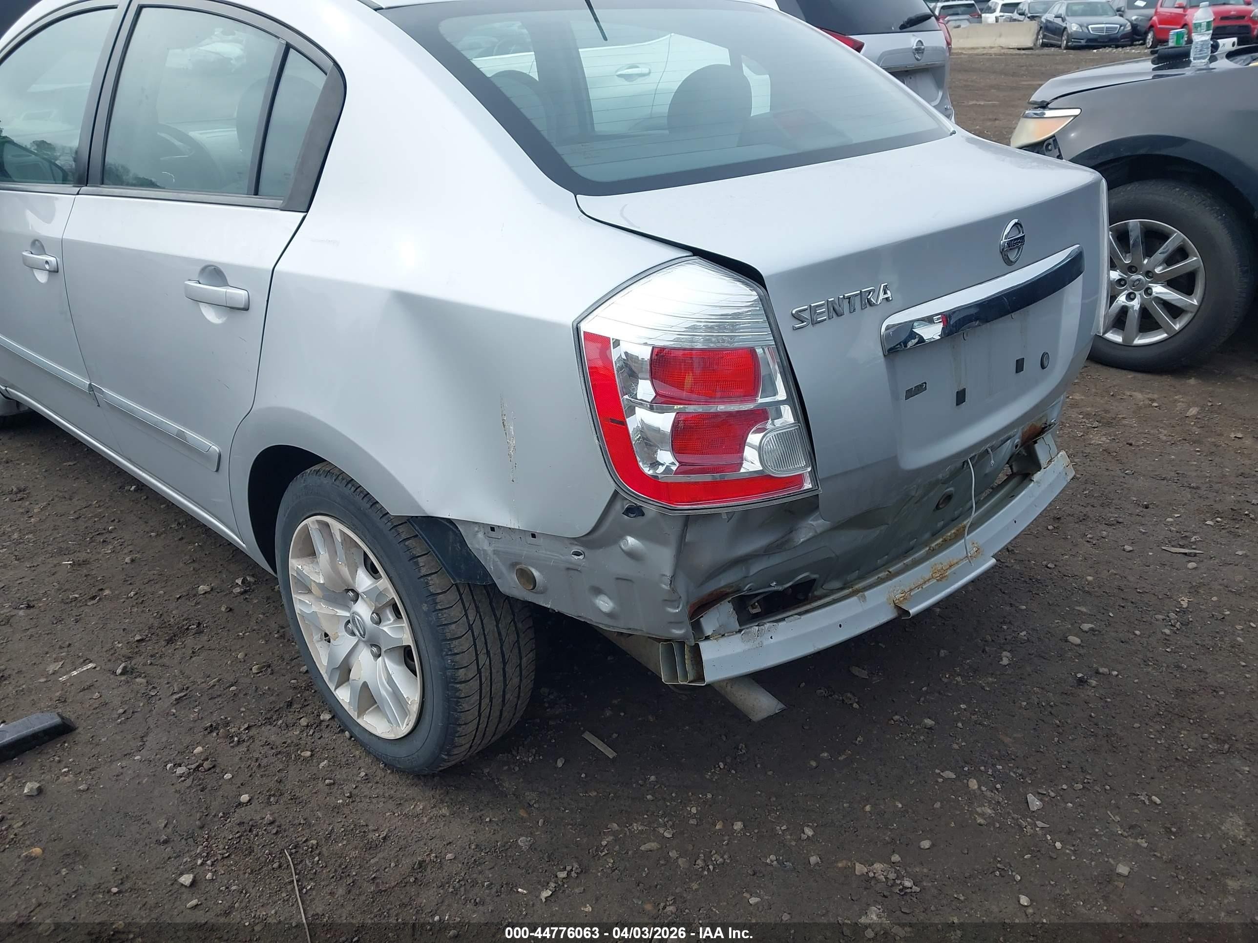 2010 Nissan Sentra 2.0s Серебряный vin: 3N1AB6AP3AL693277