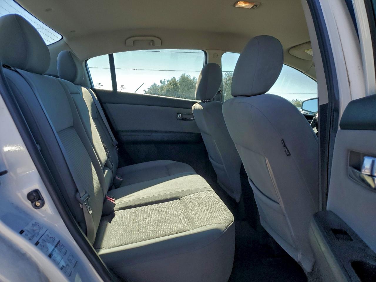 2010 Nissan Sentra 2.0 White vin: 3N1AB6AP3AL708876