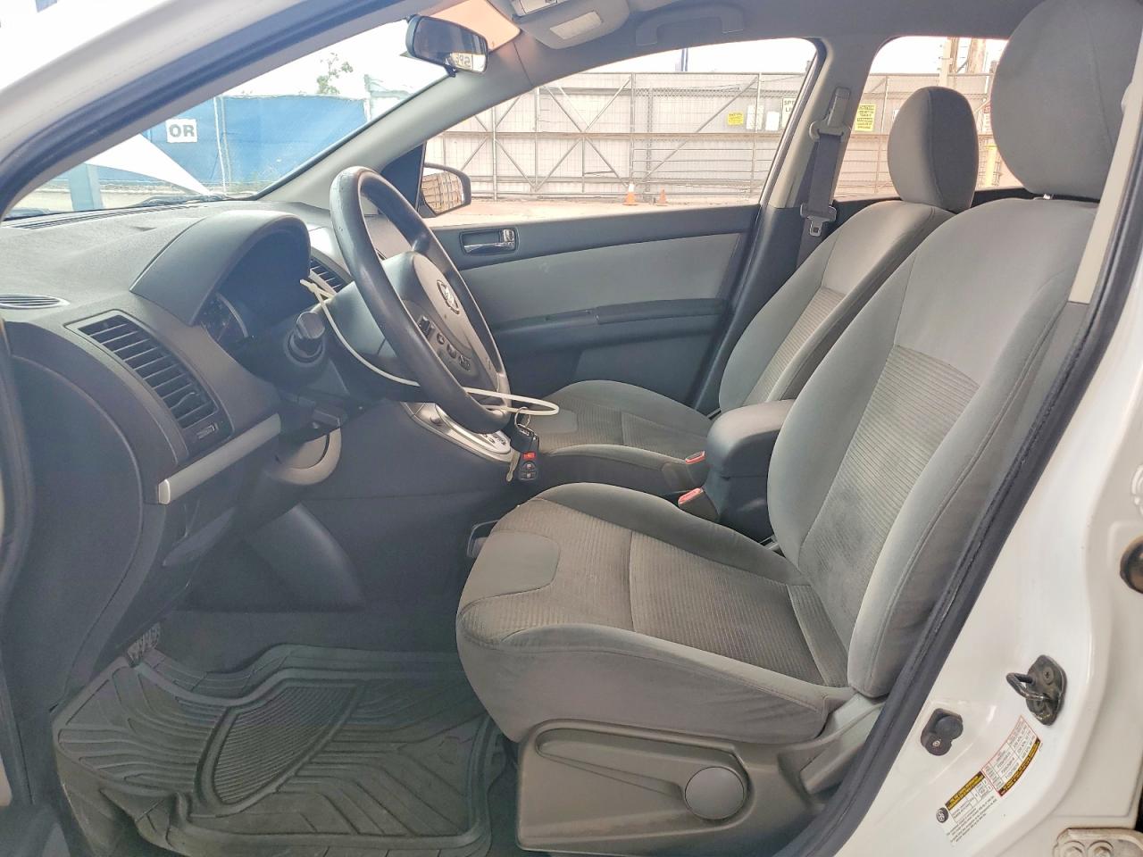 2010 Nissan Sentra 1.8 S/sv/sr/sl White vin: 3N1AB6AP3AL724723