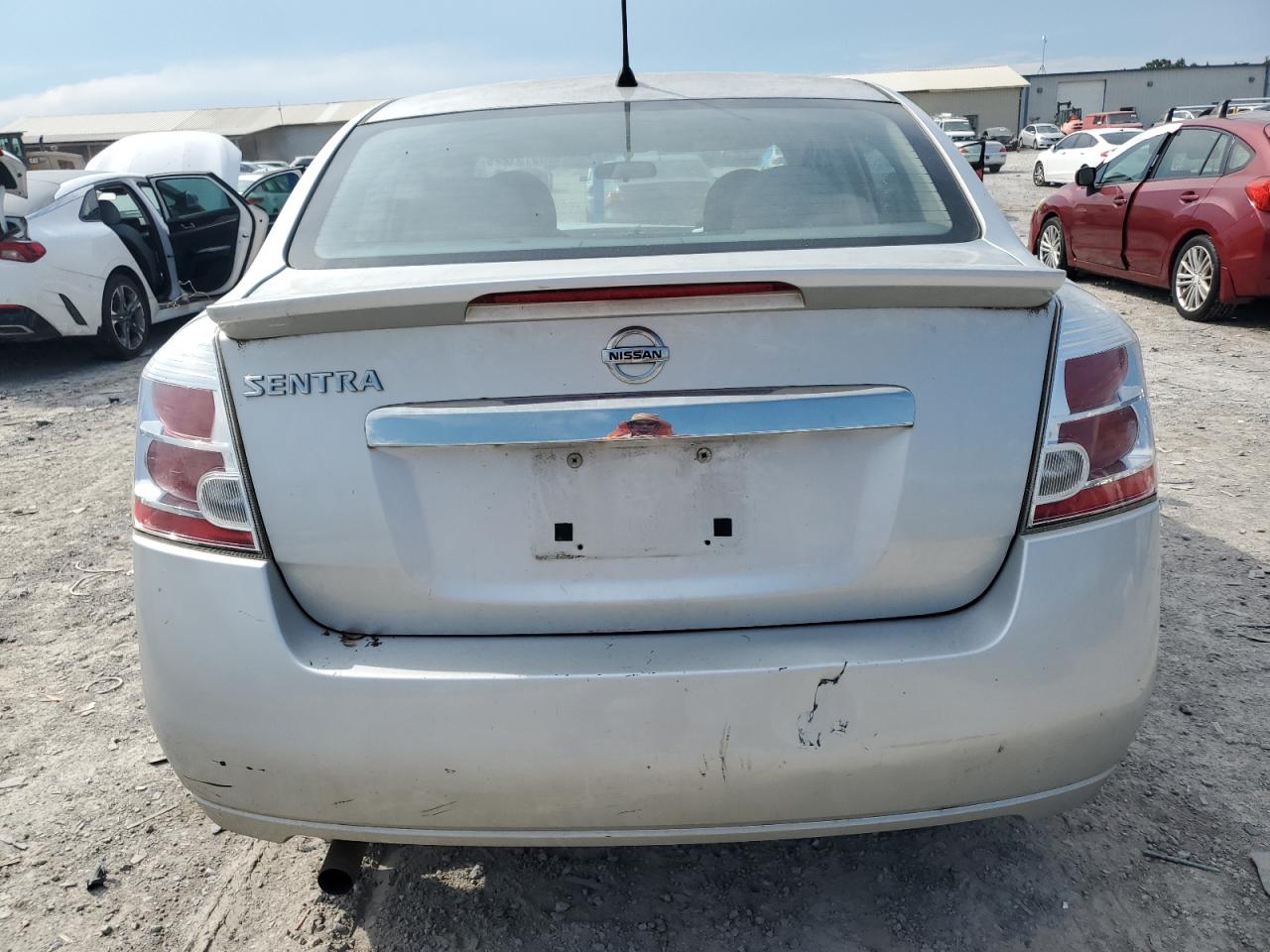 2011 Nissan Sentra 2.0 Silver vin: 3N1AB6AP3BL670356