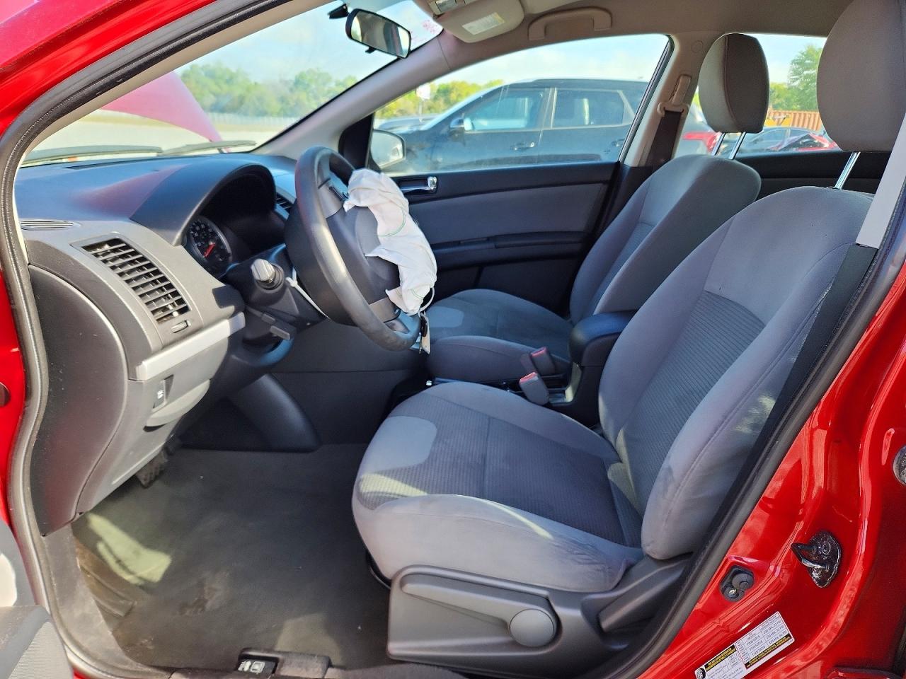 2011 Nissan Sentra 2.0 Red vin: 3N1AB6AP3BL677839