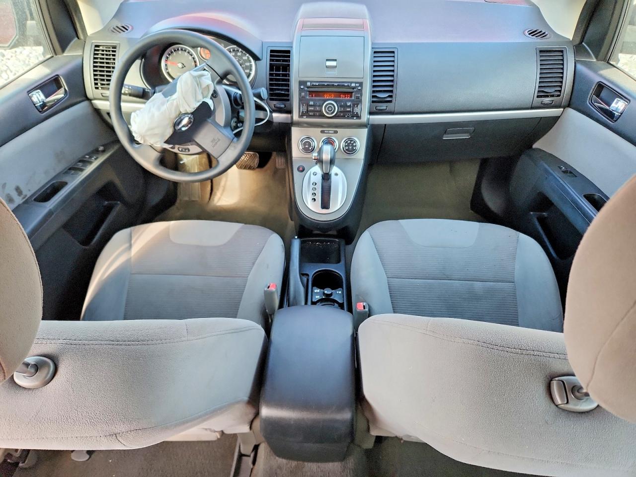 2011 Nissan Sentra 2.0 Red vin: 3N1AB6AP3BL677839