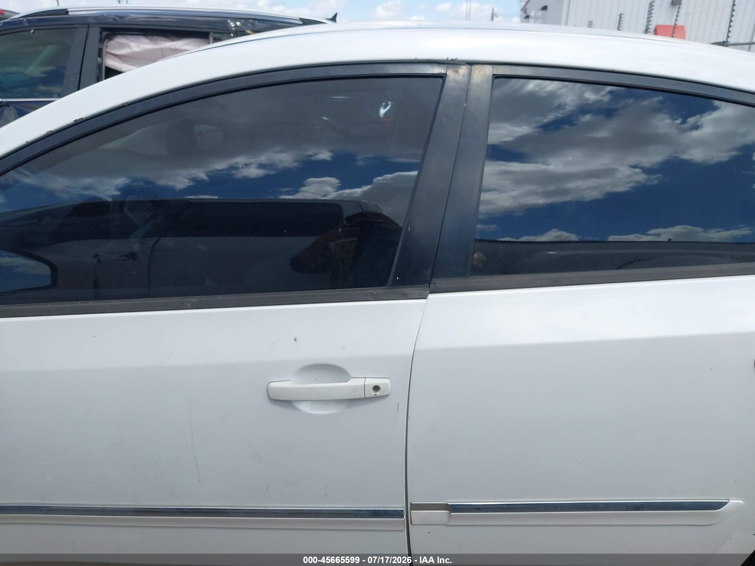 2011 Nissan Sentra 2.0s Белый vin: 3N1AB6AP3BL727719