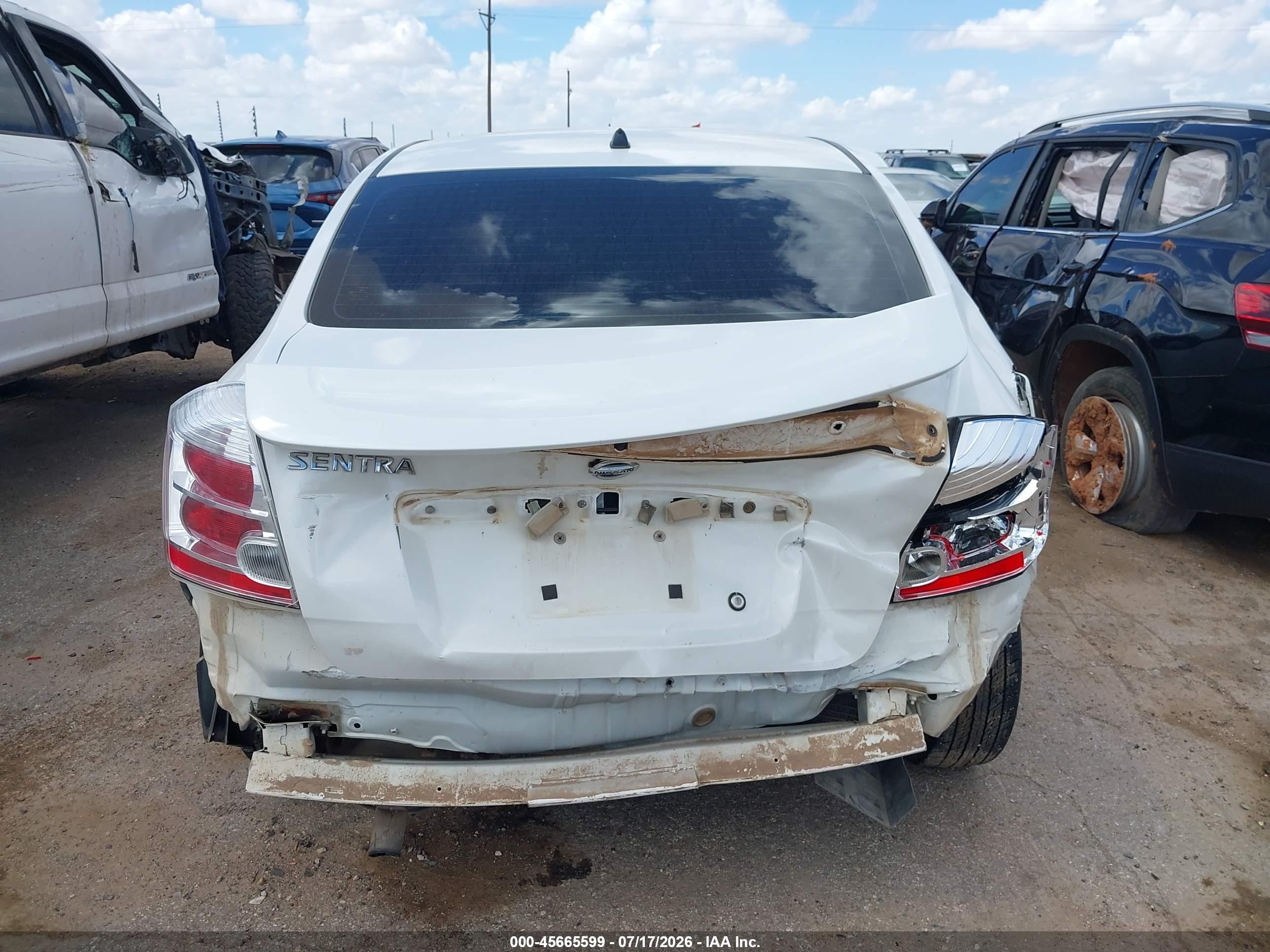2011 Nissan Sentra 2.0s Белый vin: 3N1AB6AP3BL727719