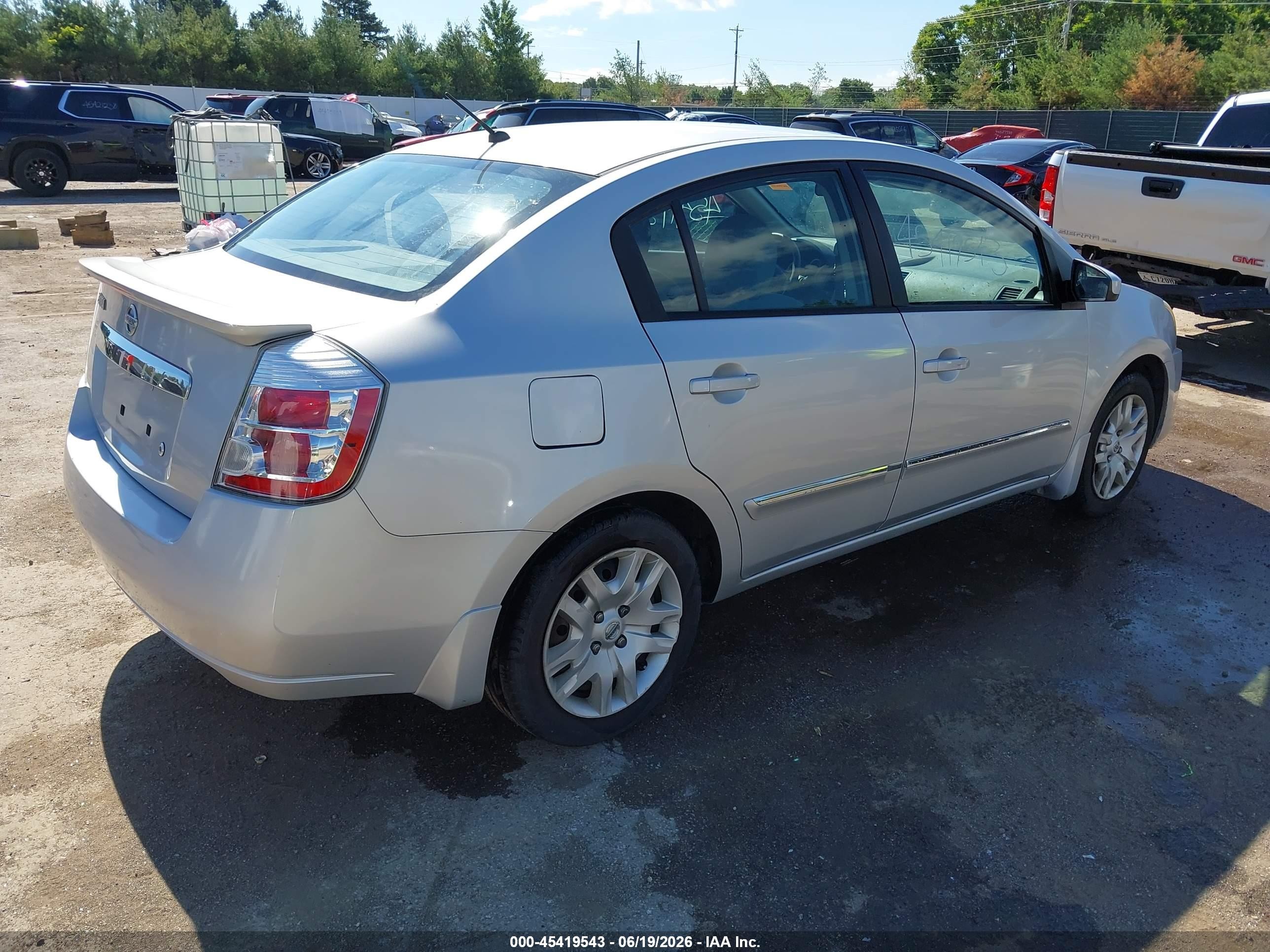 2012 Nissan Sentra 2.0 S Серебряный vin: 3N1AB6AP3CL769311