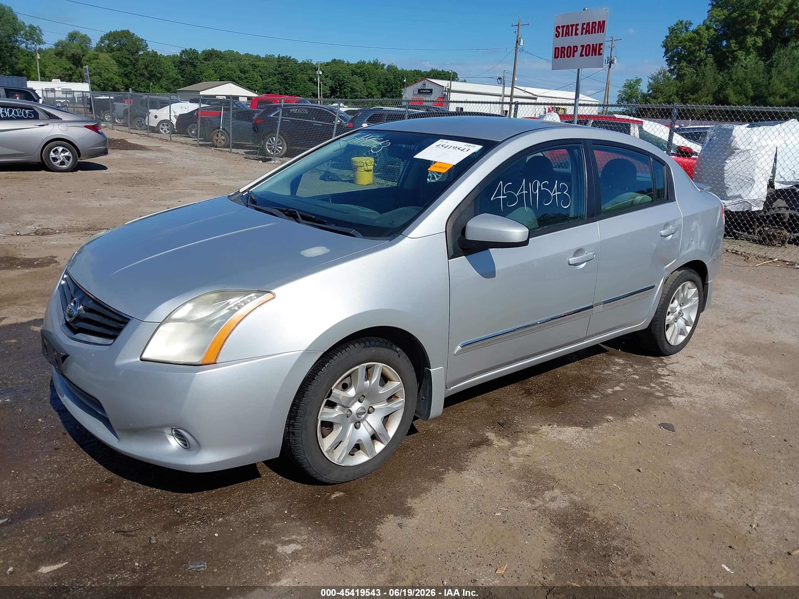 2012 Nissan Sentra 2.0 S Серебряный vin: 3N1AB6AP3CL769311