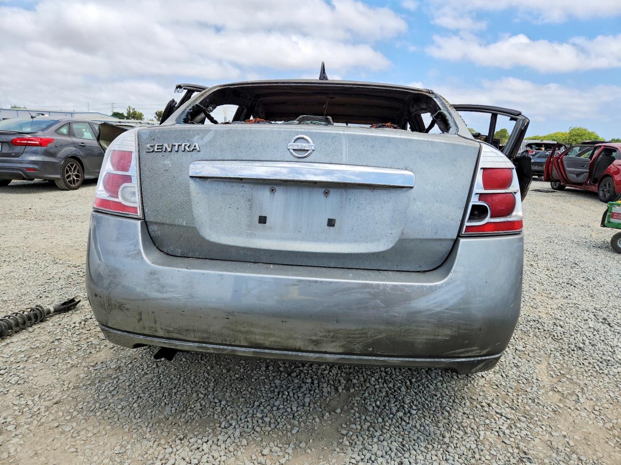 2010 Nissan Sentra 2.0 Burn vin: 3N1AB6AP4AL620712