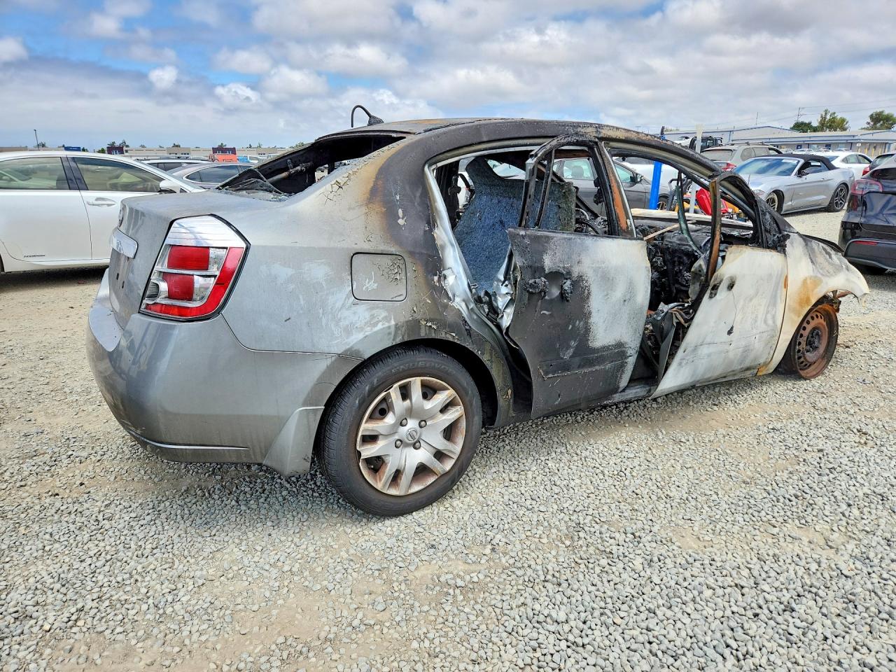 2010 Nissan Sentra 2.0 Burn vin: 3N1AB6AP4AL620712